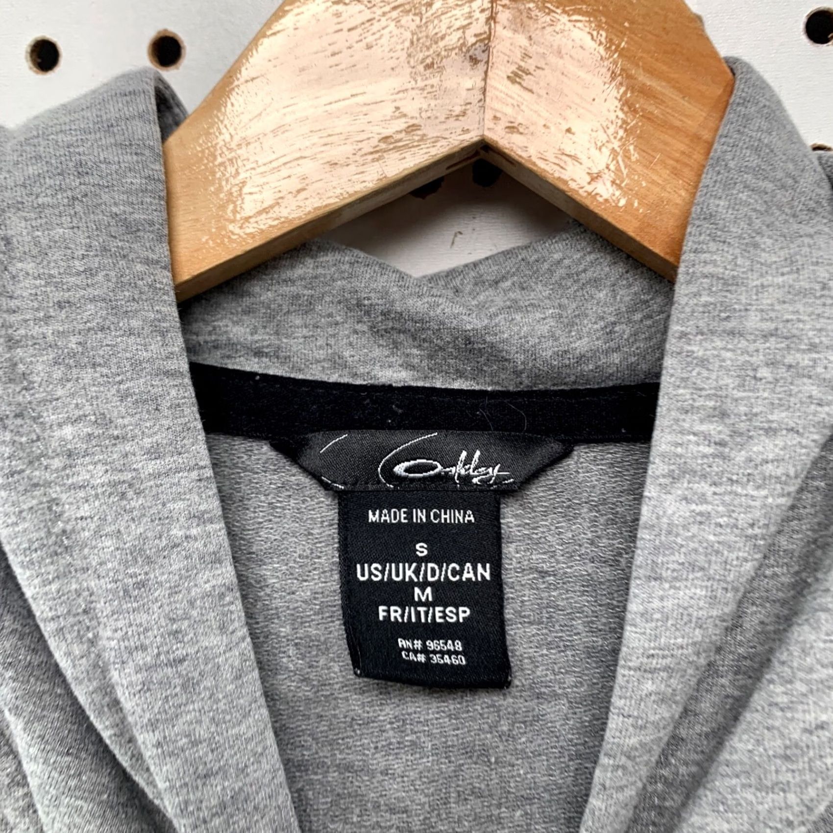 Oakley Oakley Zip Hoodie Sweatshirt Womens Small Gray Lightweight Hooded 19x25 Size S / US 4 / IT 40 - 3 Thumbnail
