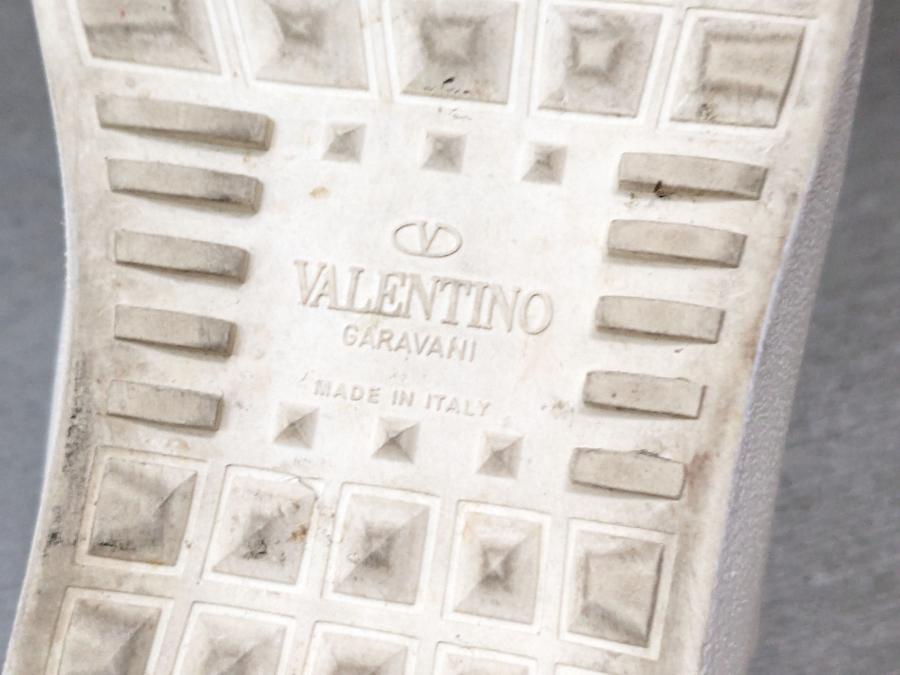 Valentino Valentino Rockstud Sneakers 9.5 42.5 Floral Gray Leather Size US 9.5 / EU 42-43 - 20 Thumbnail