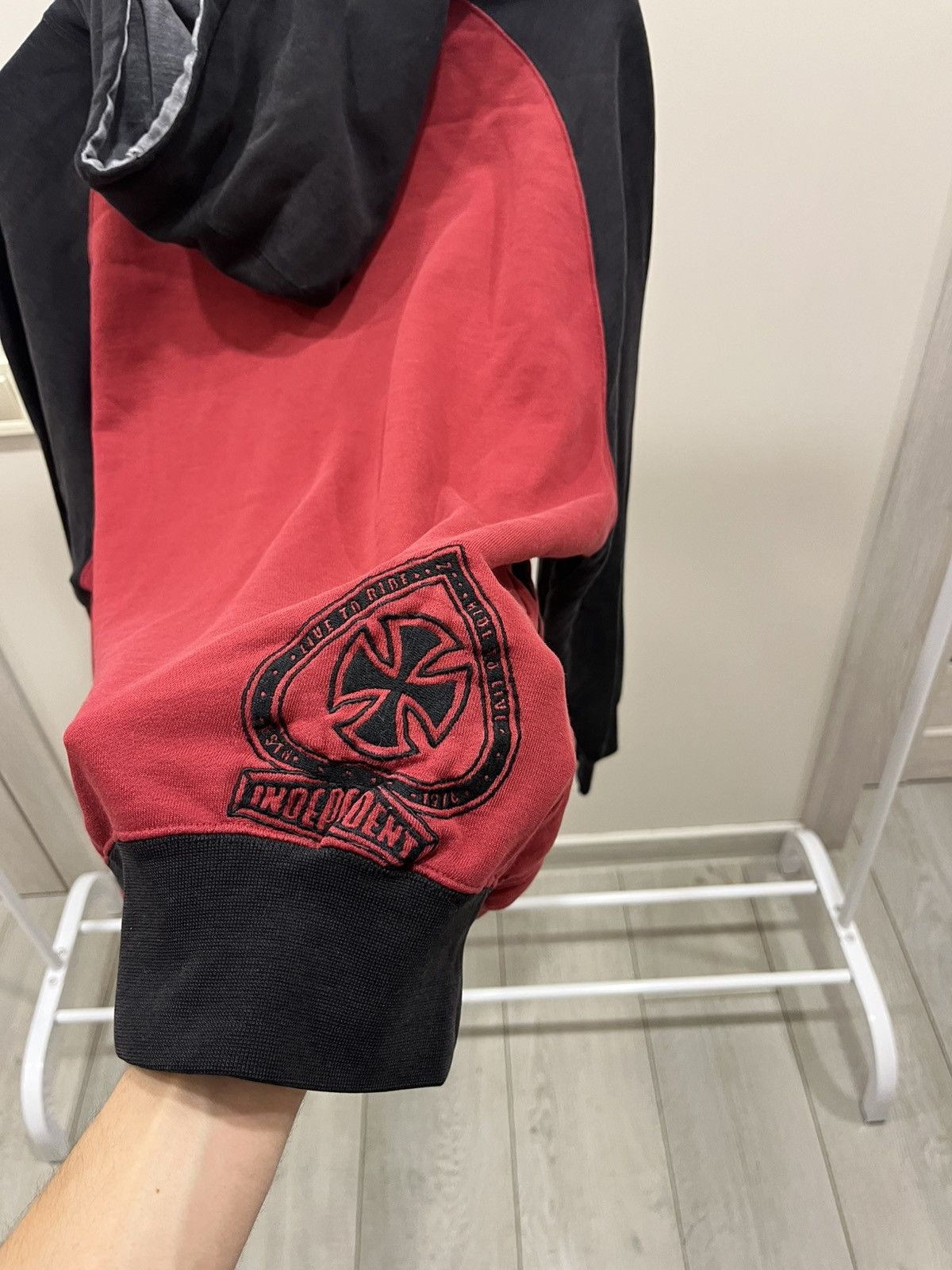 Independent Trading Co. Vintage 90s Independent Hoodie Y2K Big Logo Size L Size US L / EU 52-54 / 3 - 4 Thumbnail