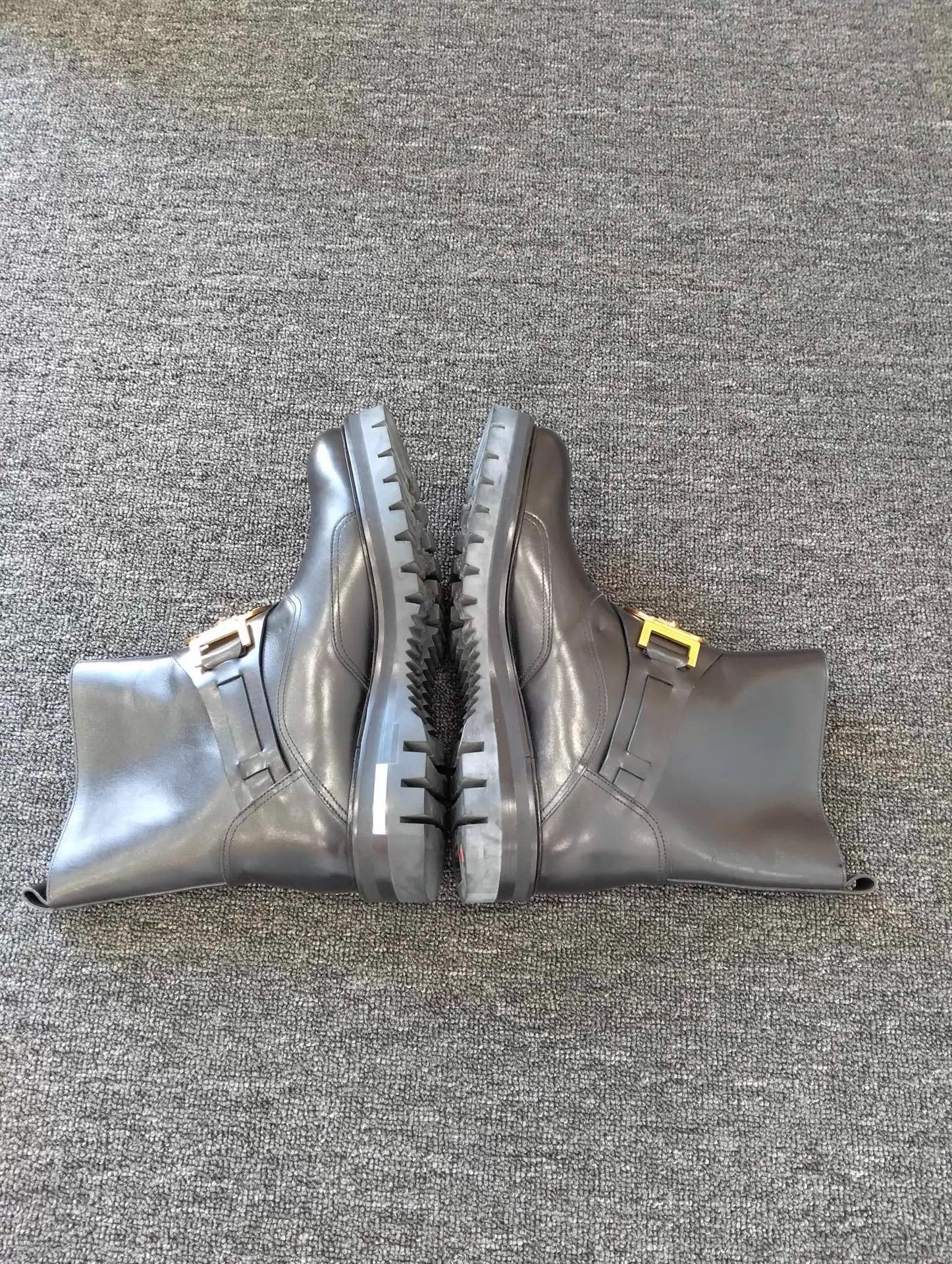 Versace VERSACE short boots 40 98 new Size US 9 / IT 39 - 2 Thumbnail