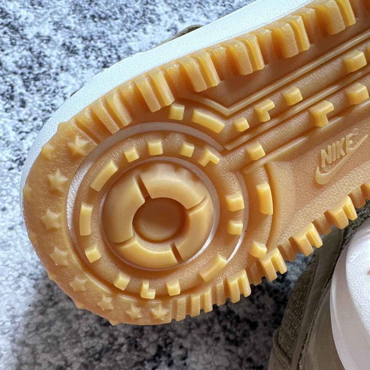 Nike NIKE LUNAR FORCE 1 FLYKNIT WORKBOOT GOLDEN BEIGE Size US 8 / EU 41 - 12 Thumbnail