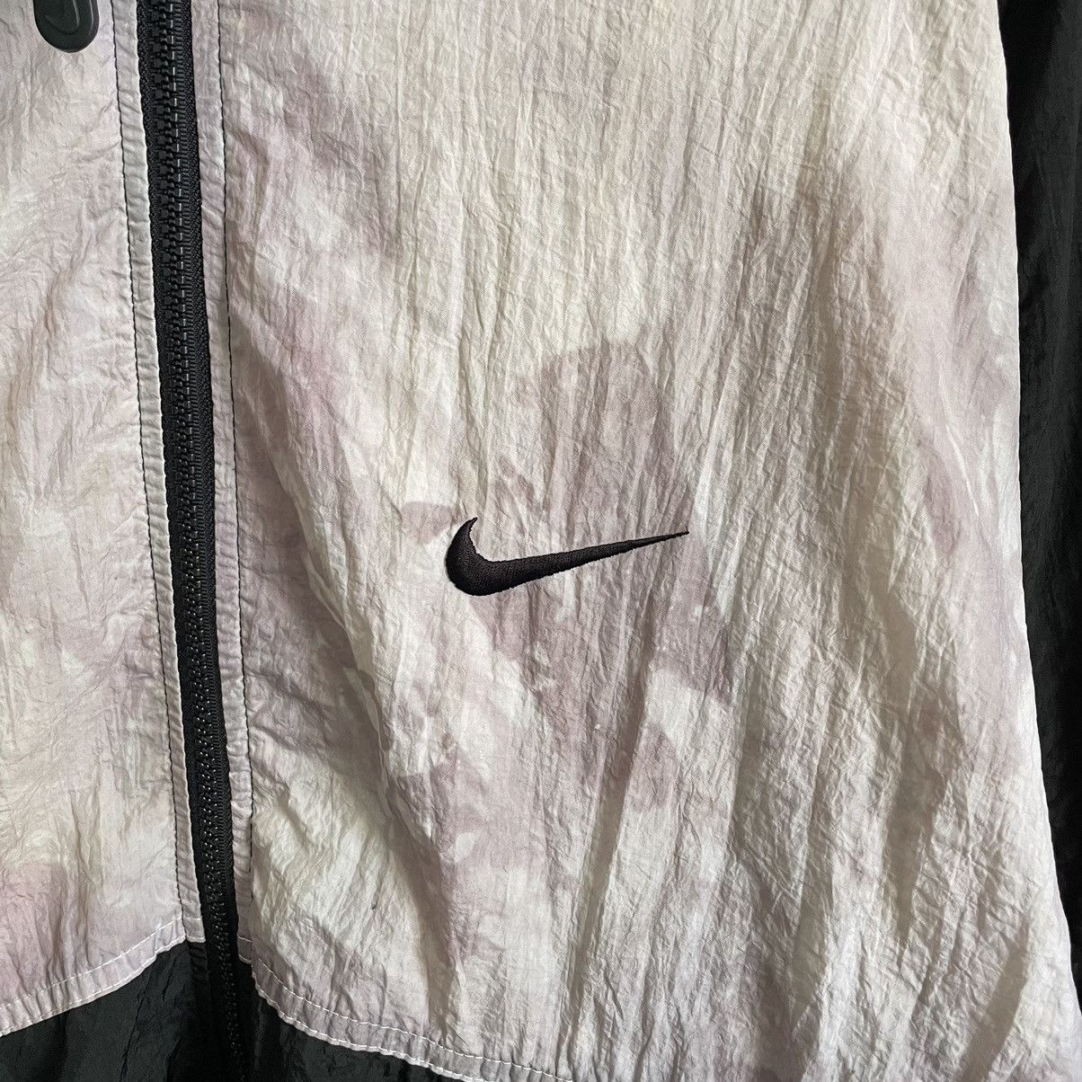 Nike × Vintage Vintage 90’s Nike Spell Out Light Jacket Size US L / EU 52-54 / 3 - 5 Thumbnail