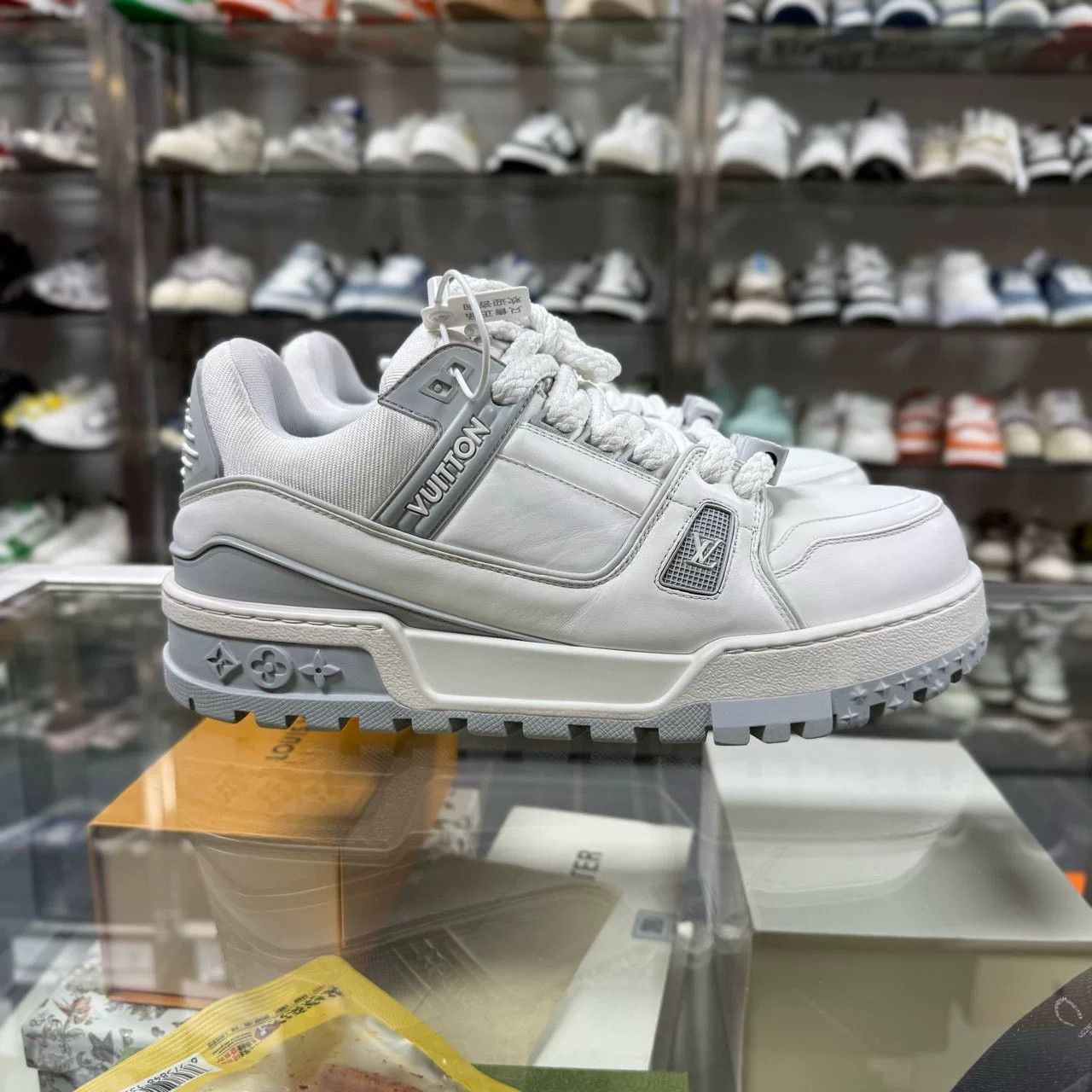 Louis Vuitton Louis Vuitton LV Trainer Maxi Size US 11.5 / EU 44-45 - 2 Thumbnail