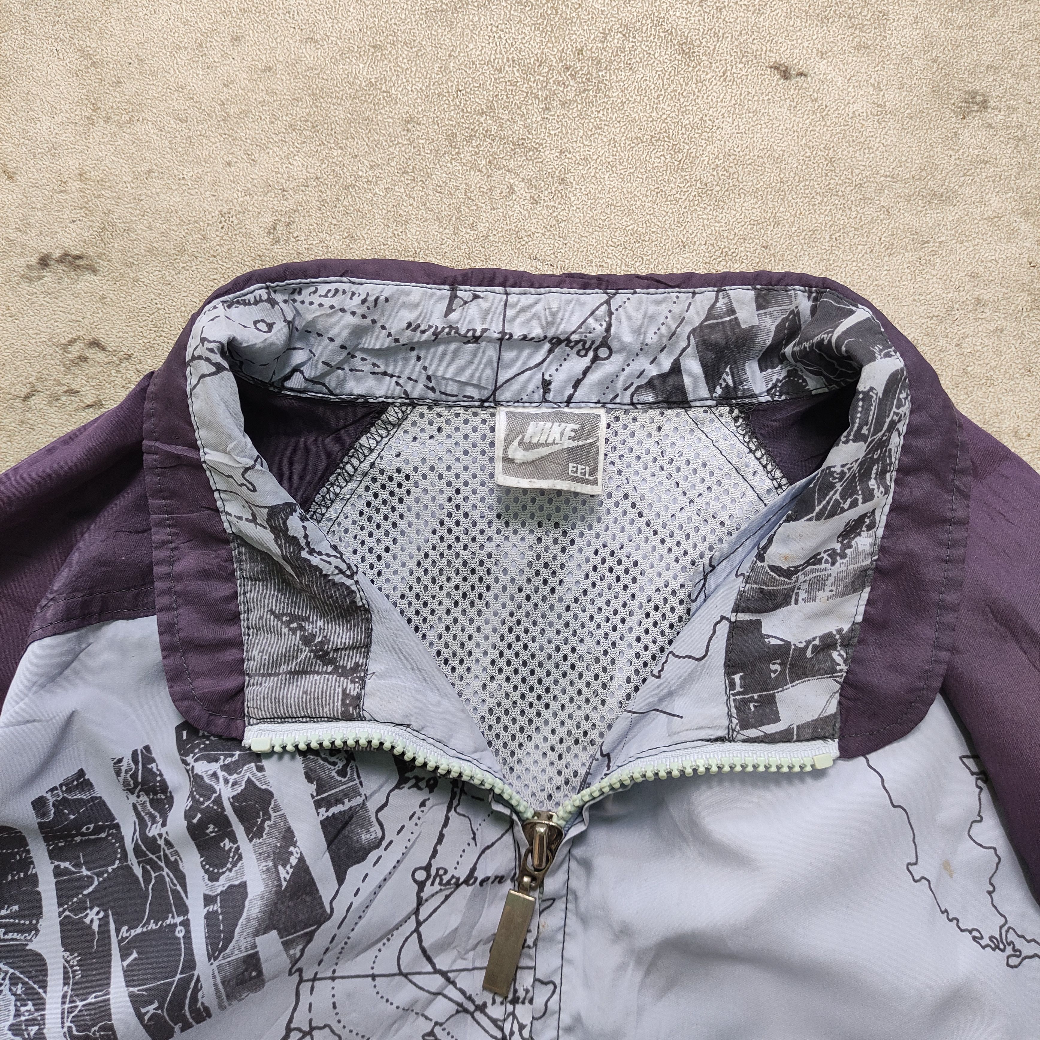 Nike Vintage Nike International Jacket 1990s Size US L / EU 52-54 / 3 - 9 Thumbnail