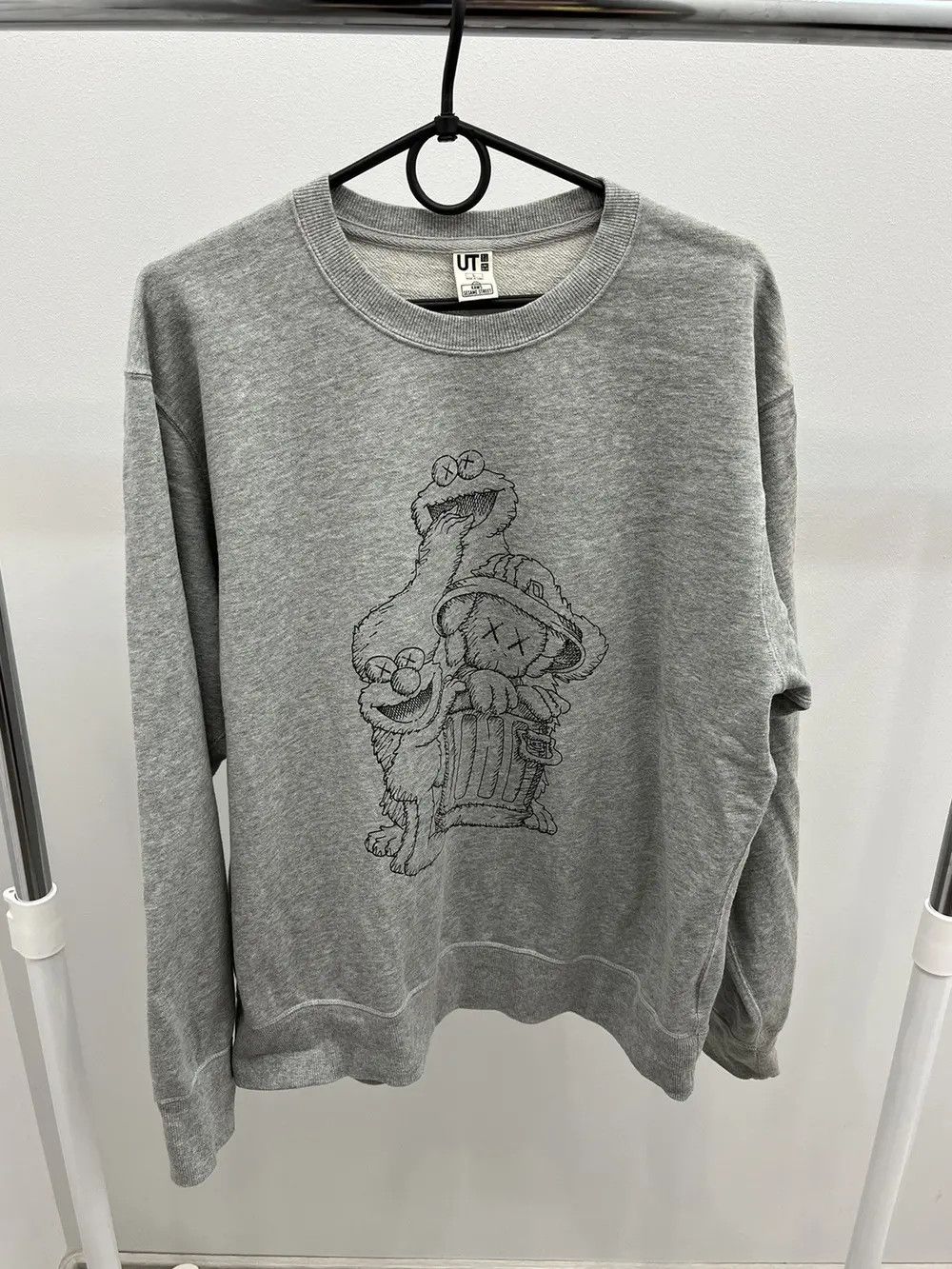 Kaws × Uniqlo Uniqlo X Kaws X Sesame Street Cotton Crewneck Sweatshirt Size US L / EU 52-54 / 3 - 1 Thumbnail