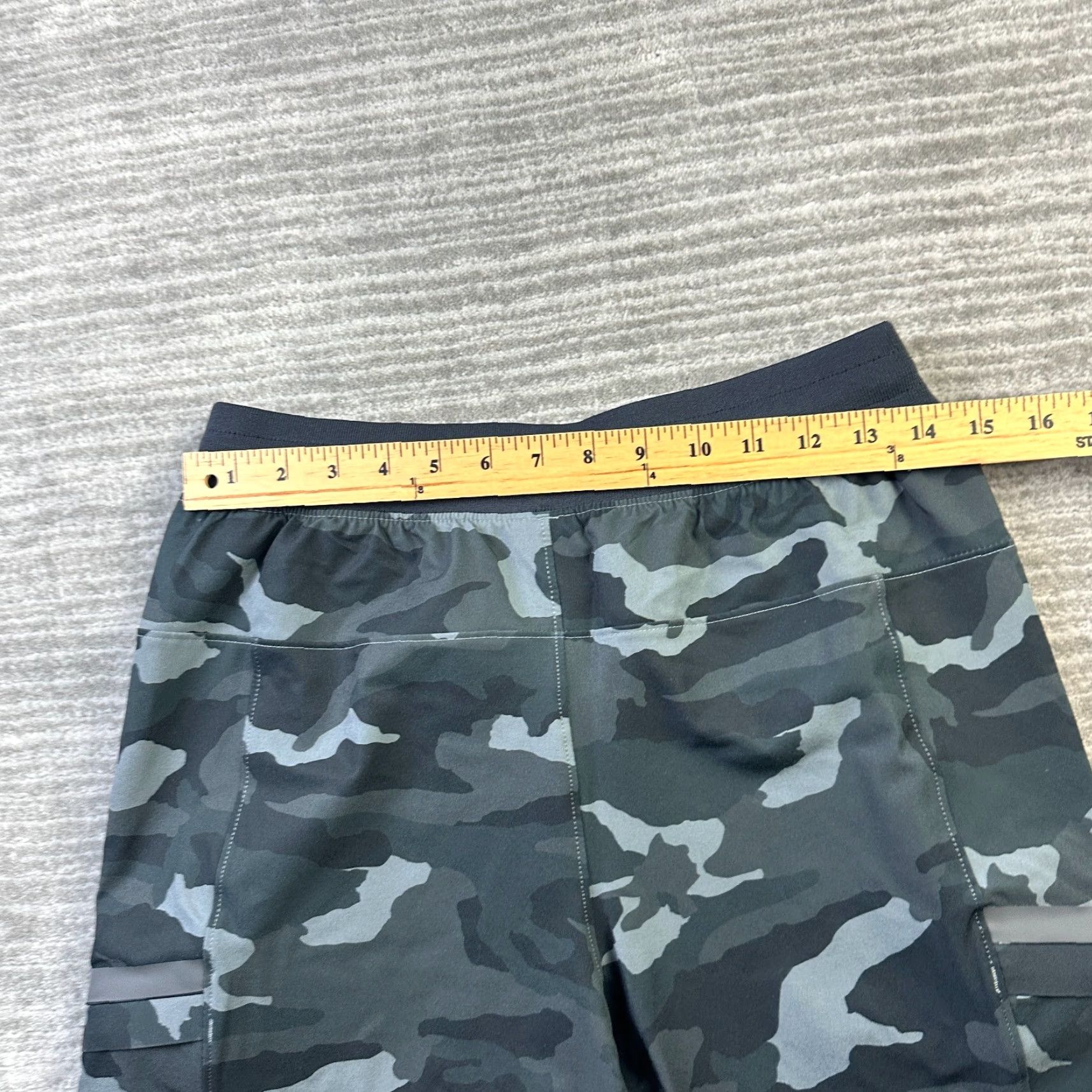 Under Armour Under Armour Shorts Mens Medium Gray Camouflage Gym Training Elite Cargo Size US 28 / EU 44 - 6 Thumbnail
