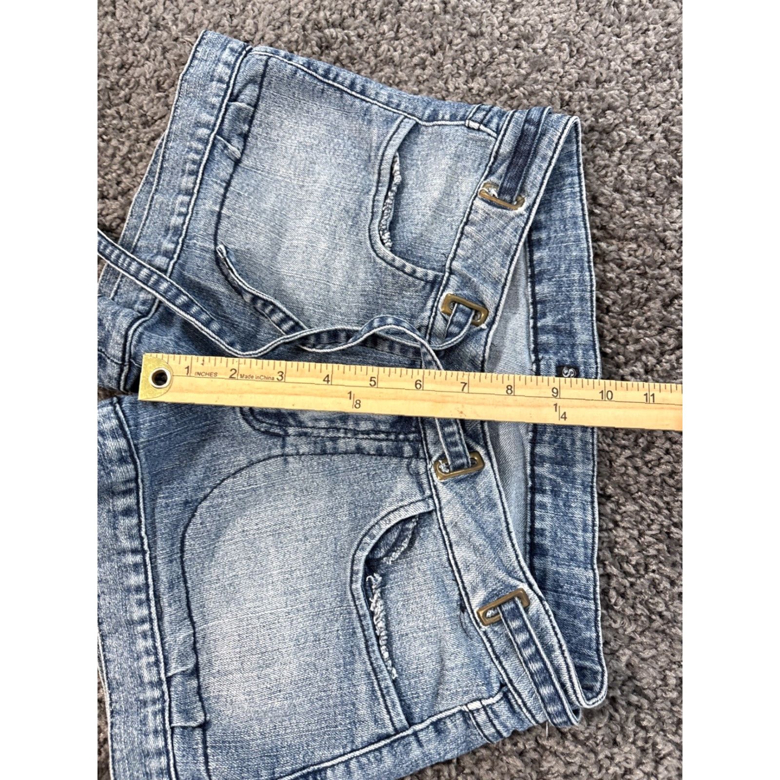 VIBE VINTAGE Sweet Vibes Denim Shorts 90s Light Wash Tie Front Pocket Womens 26 Blue Cut-Off Size 26" / US 2 / IT 38 - 4 Thumbnail