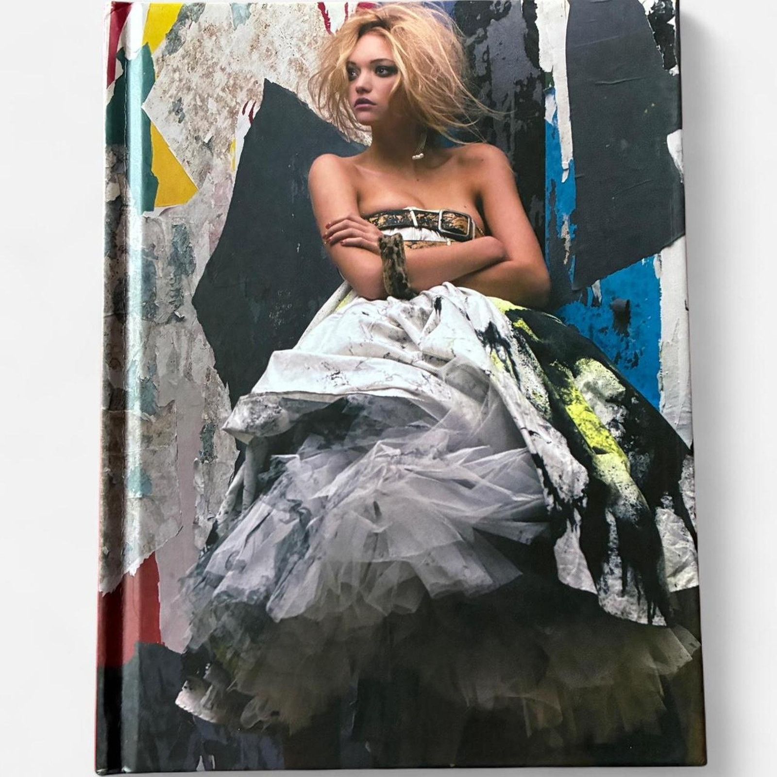 Alexander McQueen × Vintage Vogue on alexander mcqueen Published by GAIA BOOKS Size ONE SIZE - 4 Thumbnail