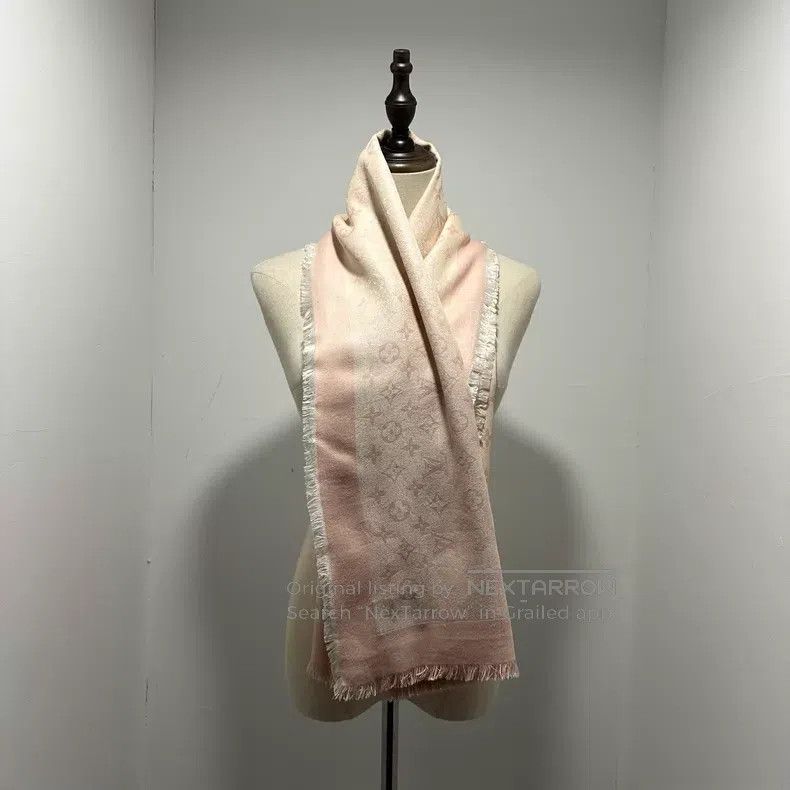 Louis Vuitton Louis Vuitton Chameleon Full Seal scarf Size ONE SIZE - 3 Thumbnail
