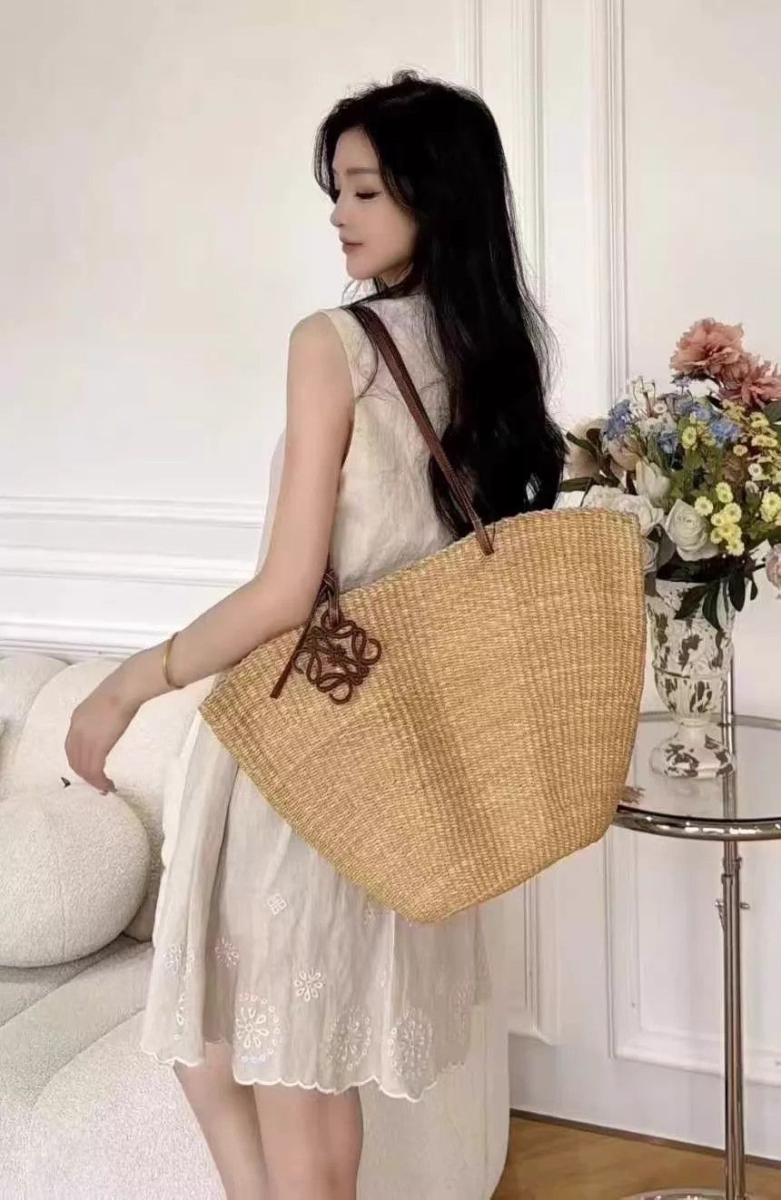 Loewe LOEWE elephantgrass woven shell shoulder bag AK435 Size ONE SIZE - 2 Thumbnail