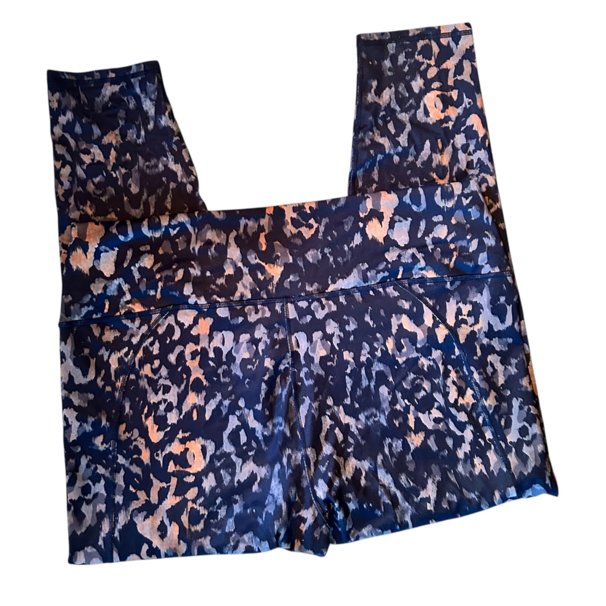 Fabletics NWT Fabletics All Over Leopard Print Define High-Waisted Leg Size 42" / US 20 - 2 Thumbnail