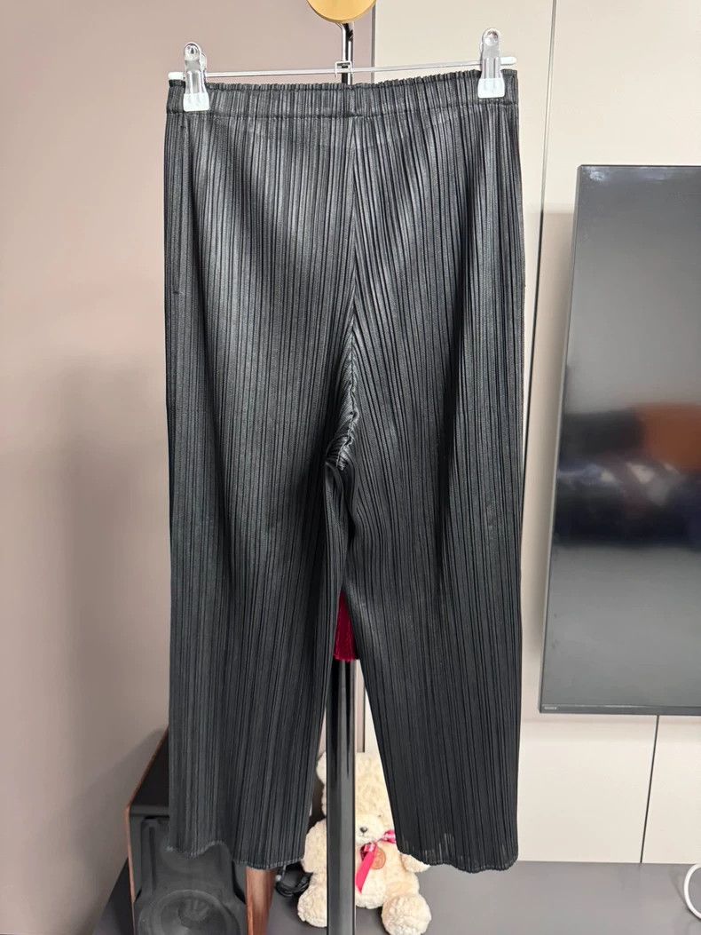 Issey Miyake Issey Miyake size:3 Black capri pants Size 42" / US 20 - 2 Thumbnail