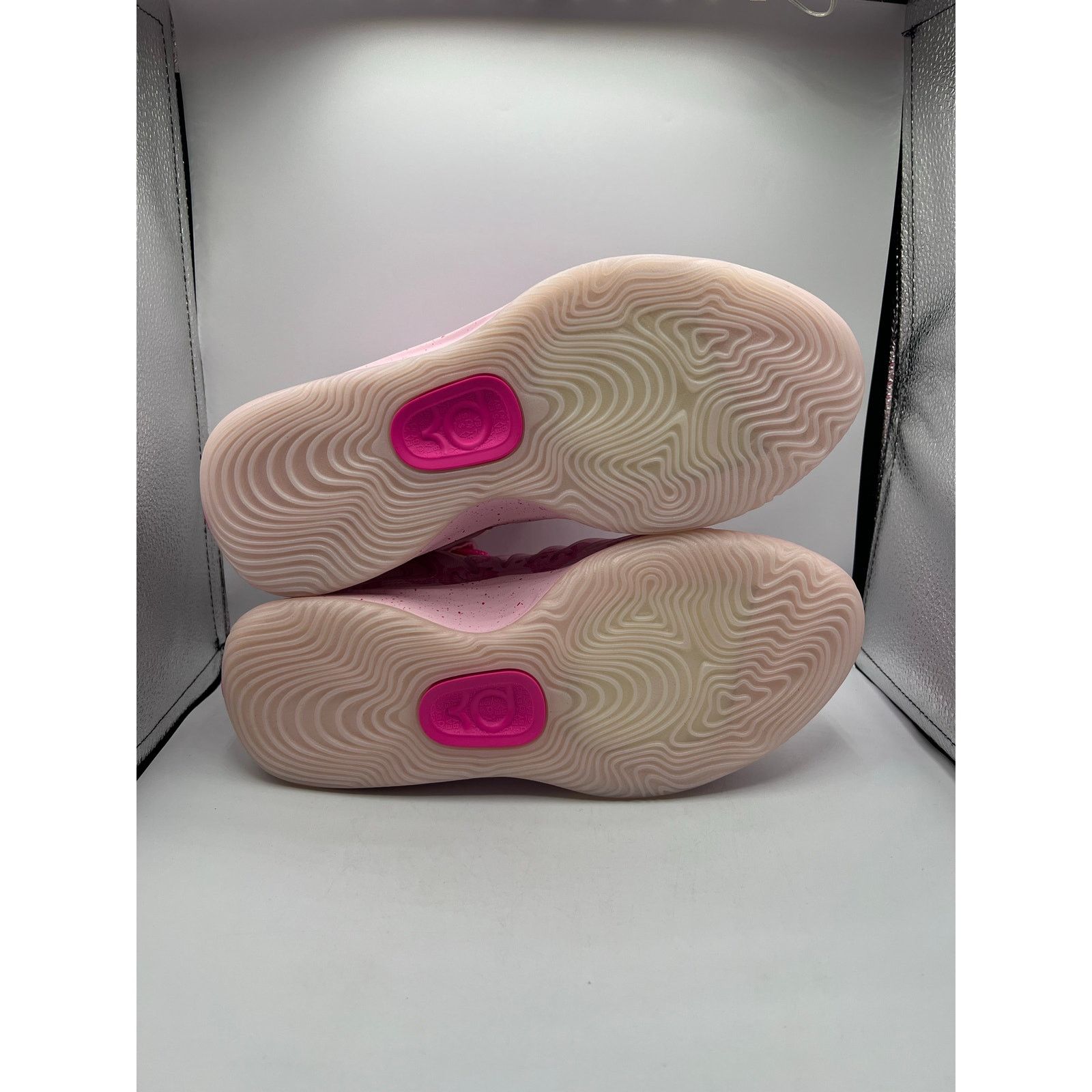 Nike Nike KD 18 “Aunt Pearl” size 10 men’s Size US 10 / EU 43 - 5 Thumbnail