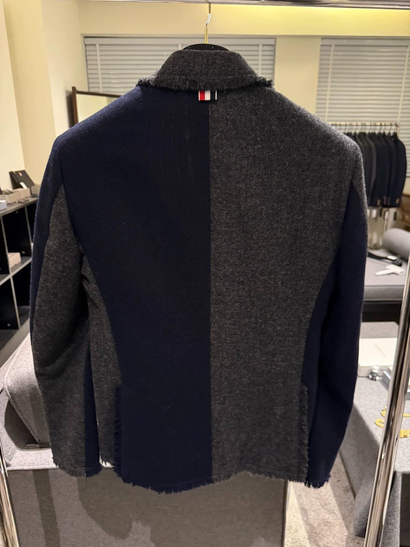 Thom Browne TB SS Charcoal & Navy Colorblock Slim Suit Jacket Size US M / EU 48-50 / 2 - 2 Thumbnail