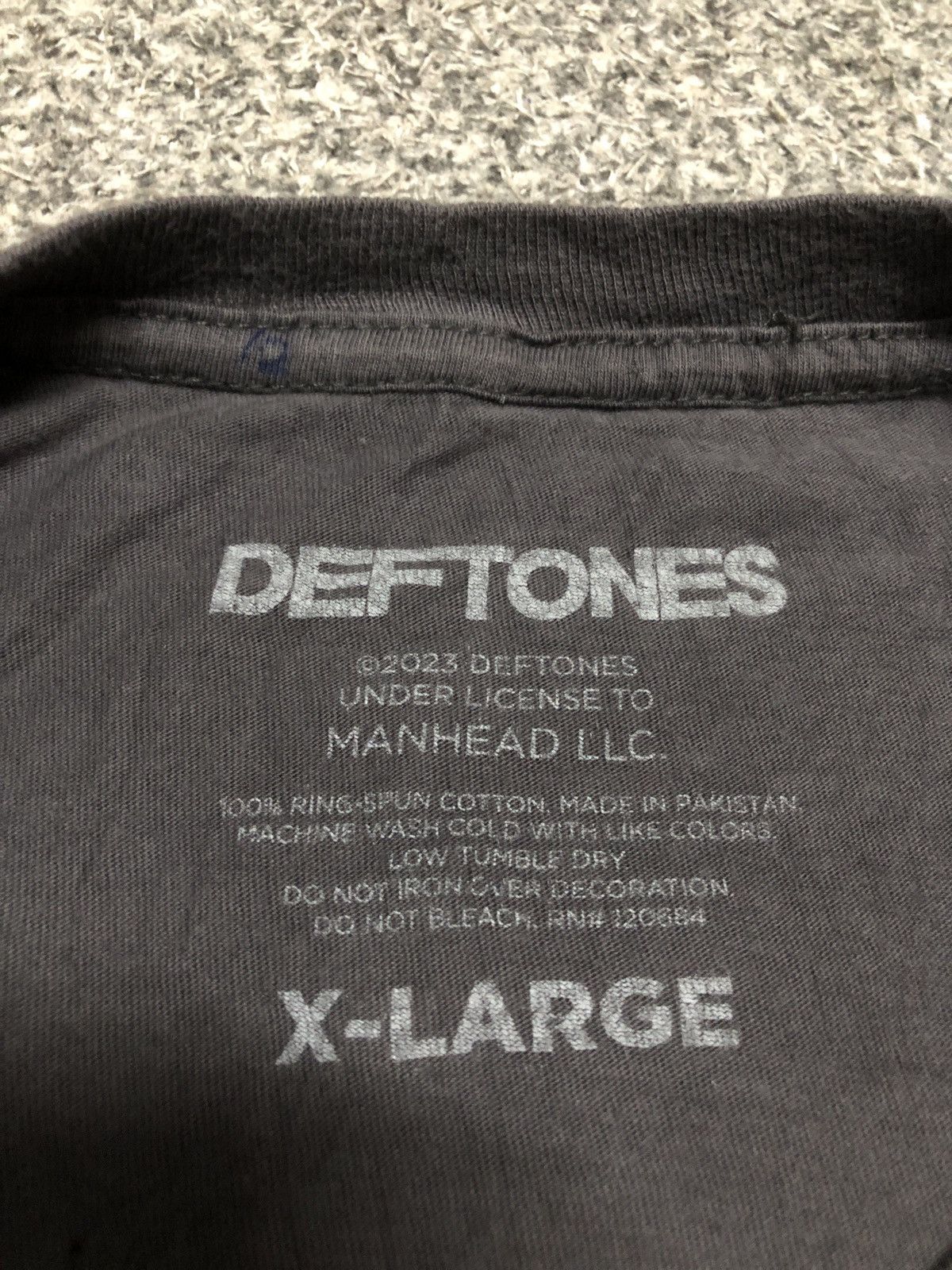Band Tees Deftones Self Titled Album Merchandise Band Tee Size US L / EU 52-54 / 3 - 12 Thumbnail