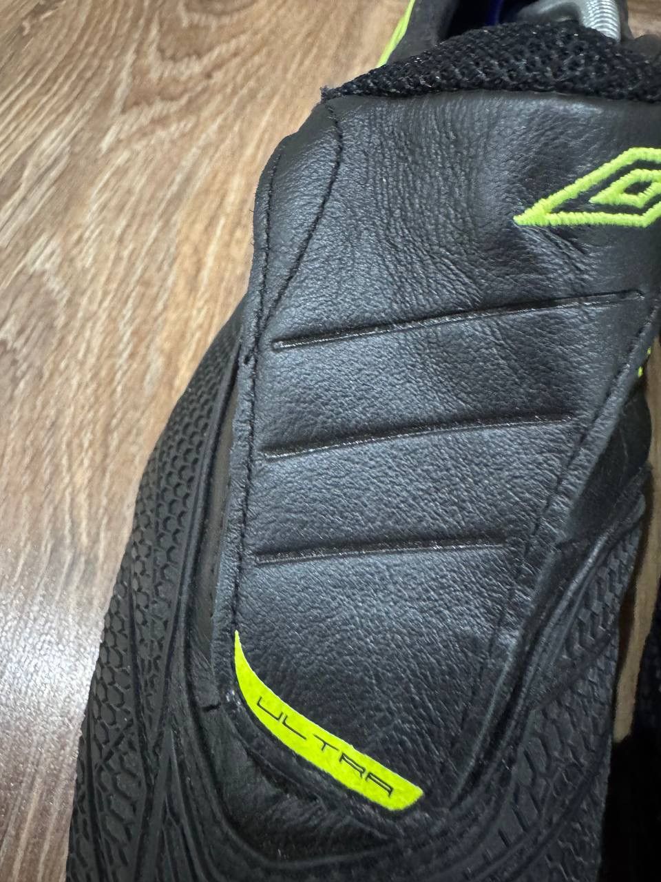 Umbro UMBRO SX VALOR II ULTRA SG ELITE SOCCER FOOTBALL BOOTS Size US 11.5 / EU 44-45 - 5 Thumbnail