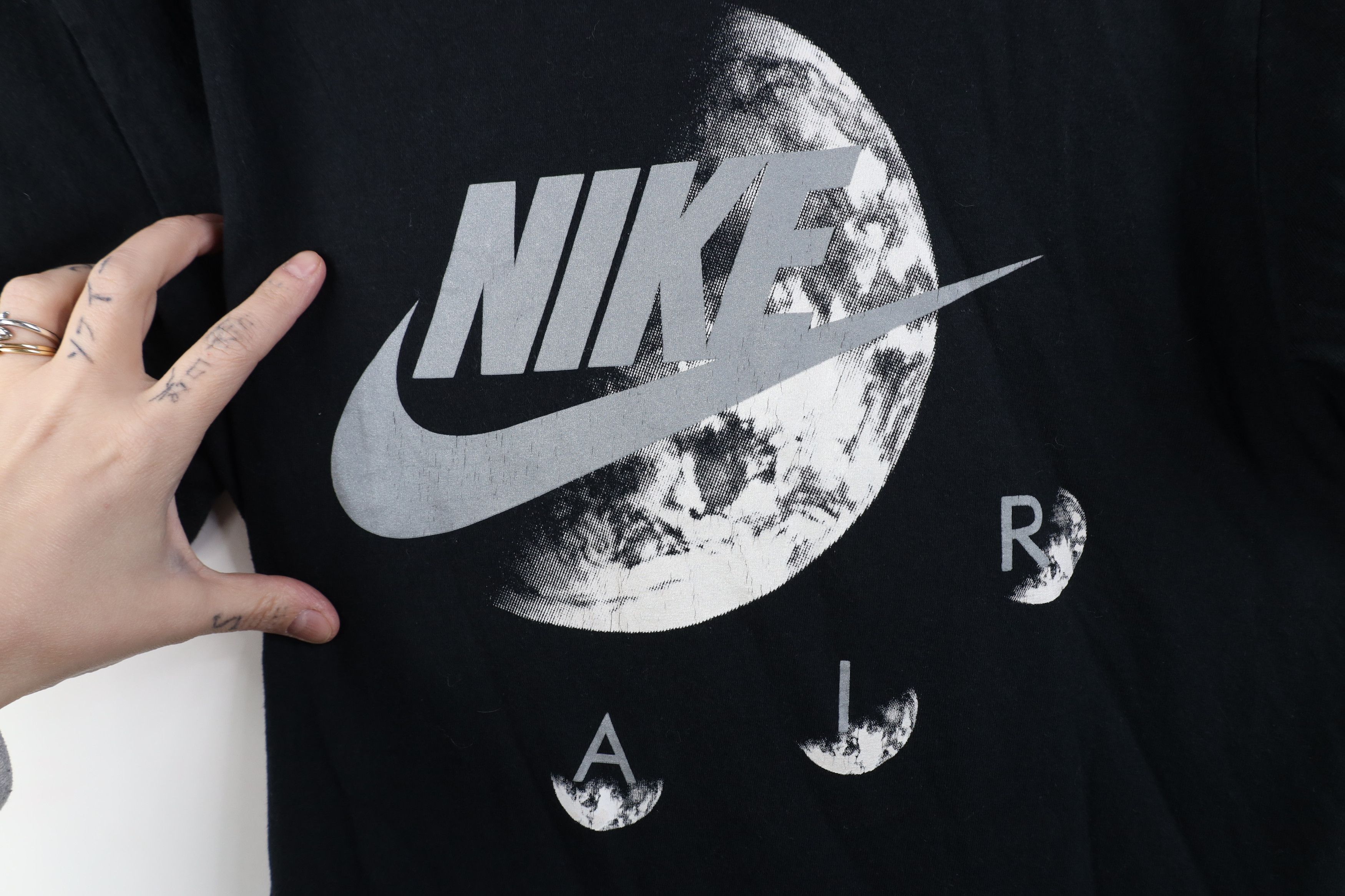 Nike Vintage Y2K Nike Air Spell Out Big Swoosh Moon Space T-Shirt Size US S / EU 44-46 / 1 - 4 Thumbnail