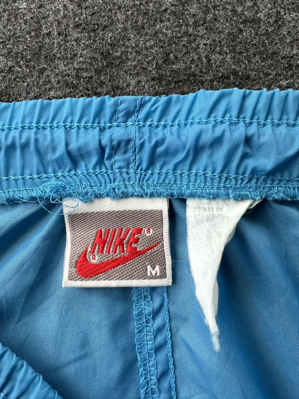 Vintage Vintage Nike 80s Nylon Track Pant A259 Size US 34 / EU 50 - 8 Thumbnail