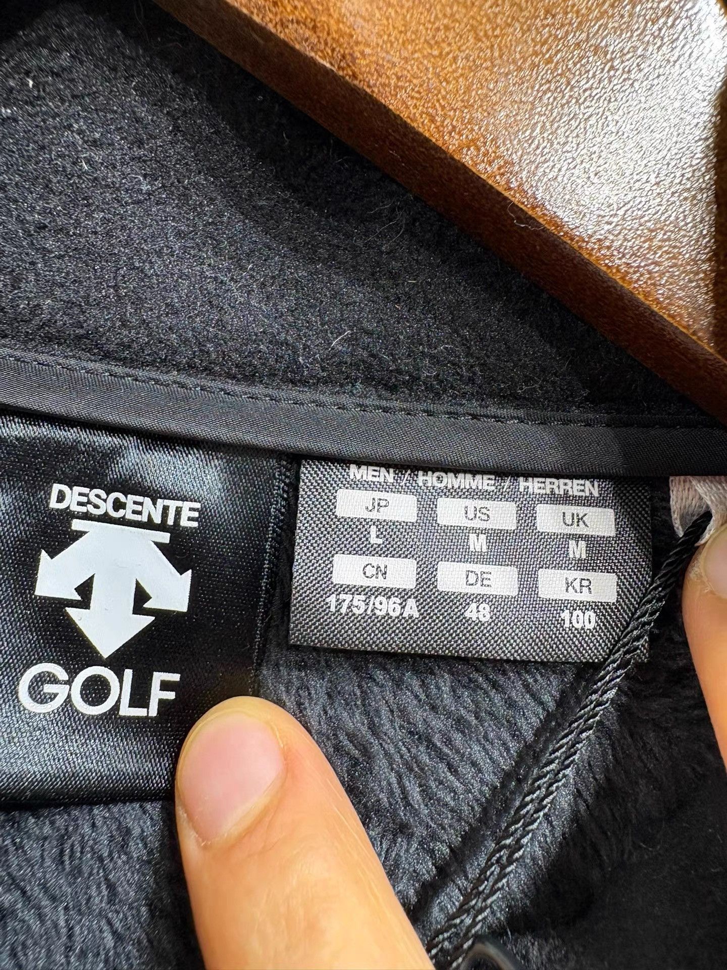 Descente Descente Men's Golf Velvet Jacket K29 Size US M / EU 48-50 / 2 - 5 Thumbnail