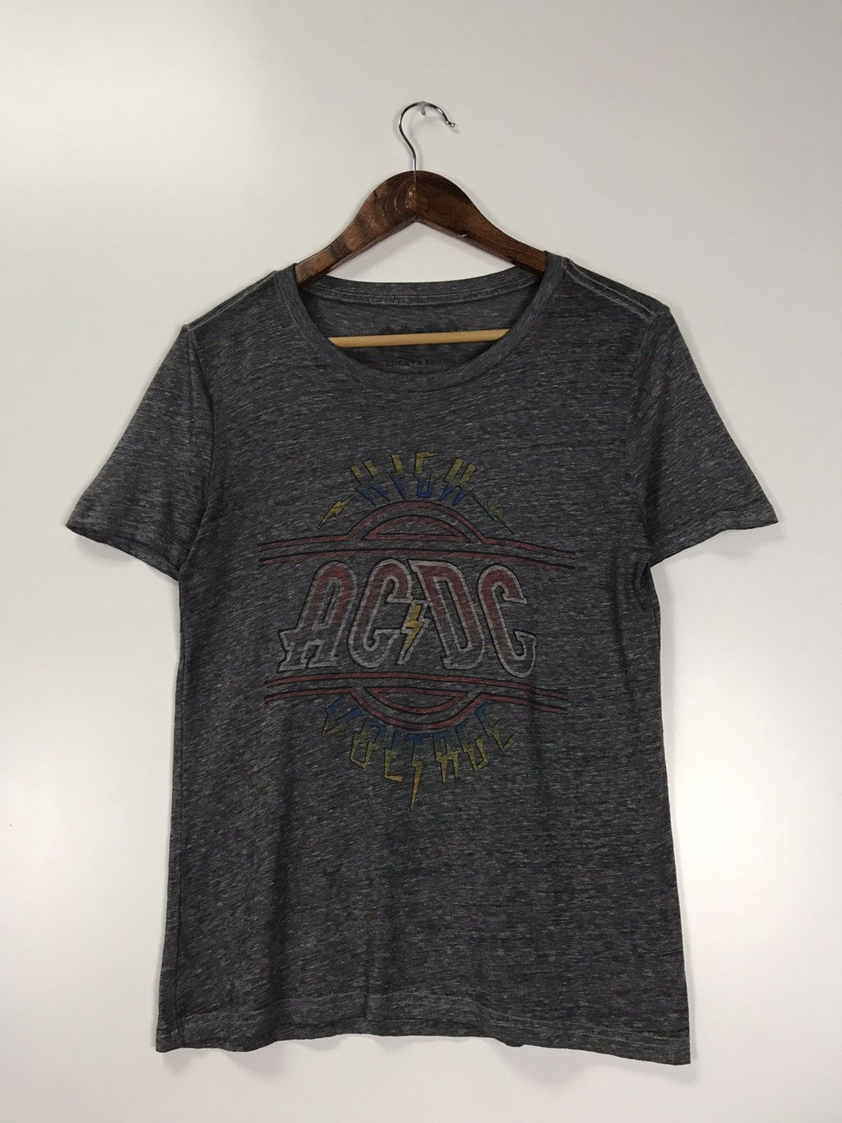 Band Tees 2022 AC/DC Rock Band Womens tee Size S / US 4 / IT 40 - 3 Thumbnail