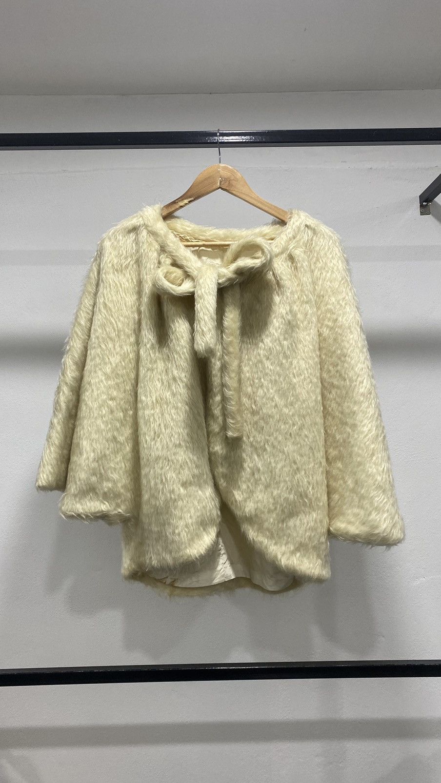 Other Vintage Cloaks Capes Fur Shaggy Punk Grunge Partina Mink Size ONE SIZE - 7 Thumbnail