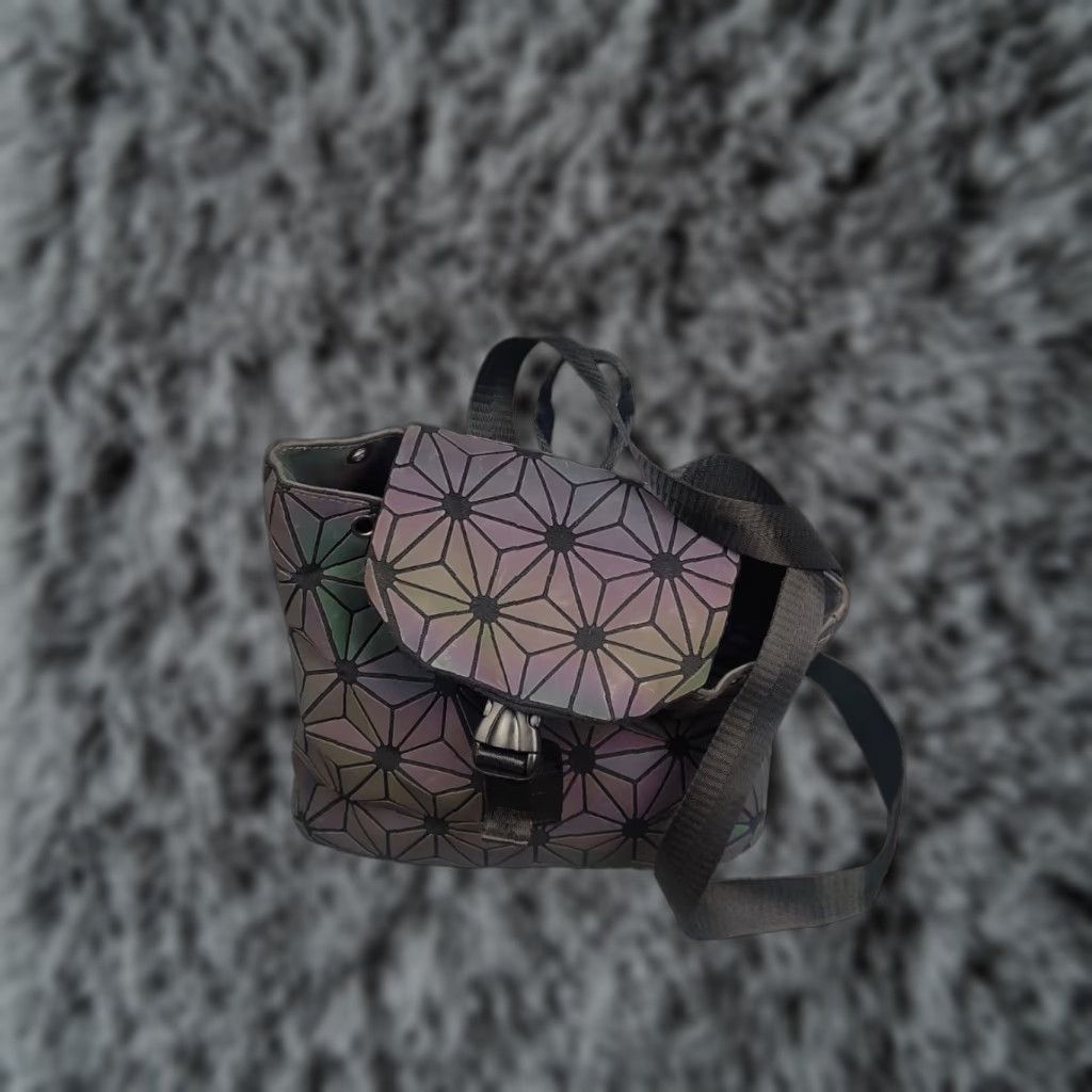 Issey Miyake Issey Miyake Bao Bao Japan Design Geometric Prism Holographic Backpack Flap PVC Size ONE SIZE - 1 Thumbnail