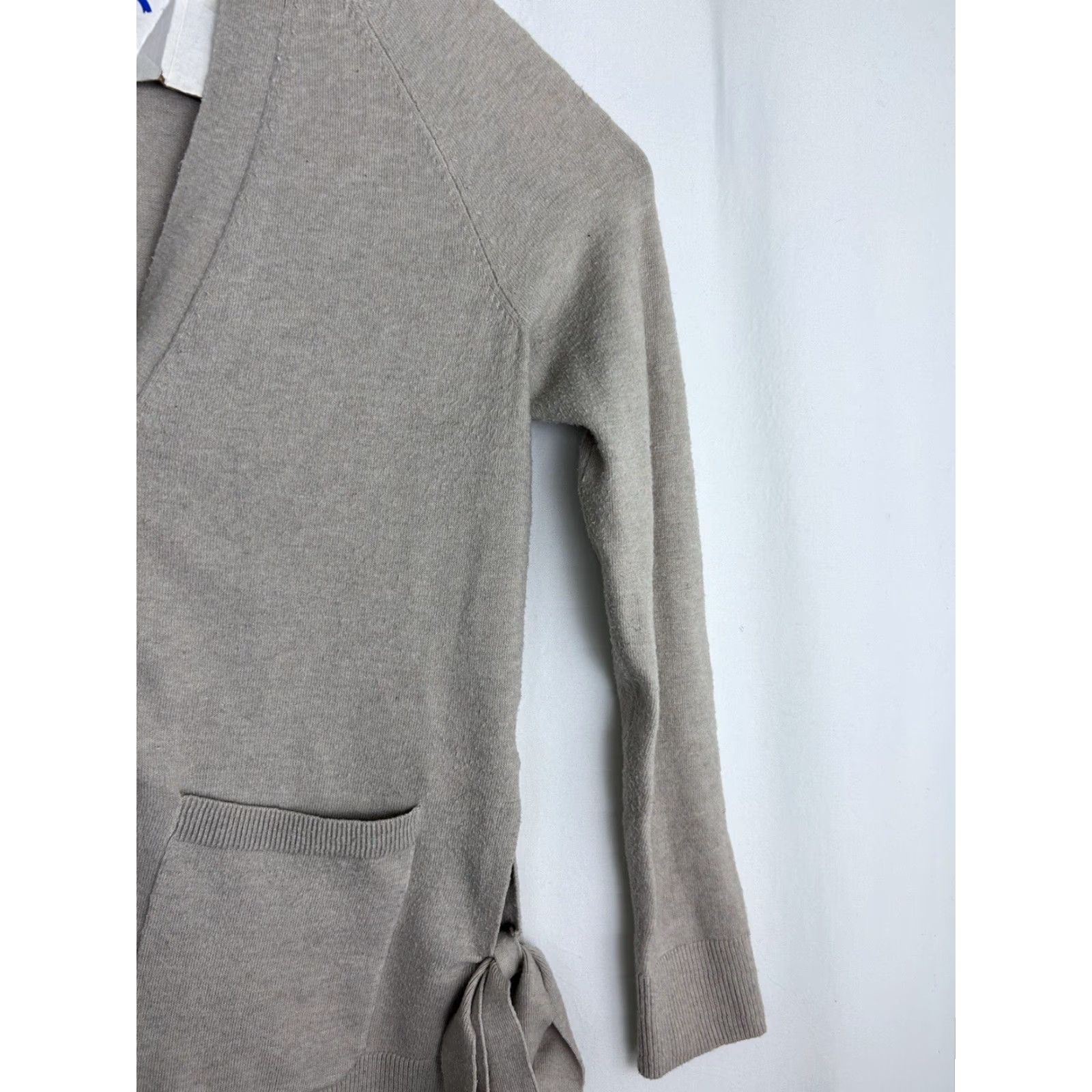 Anthropologie Anthropologie Cardigan Womens M Beige Merino Wool 3 Button Knot Sweater Size M / US 6-8 / IT 42-44 - 4 Thumbnail