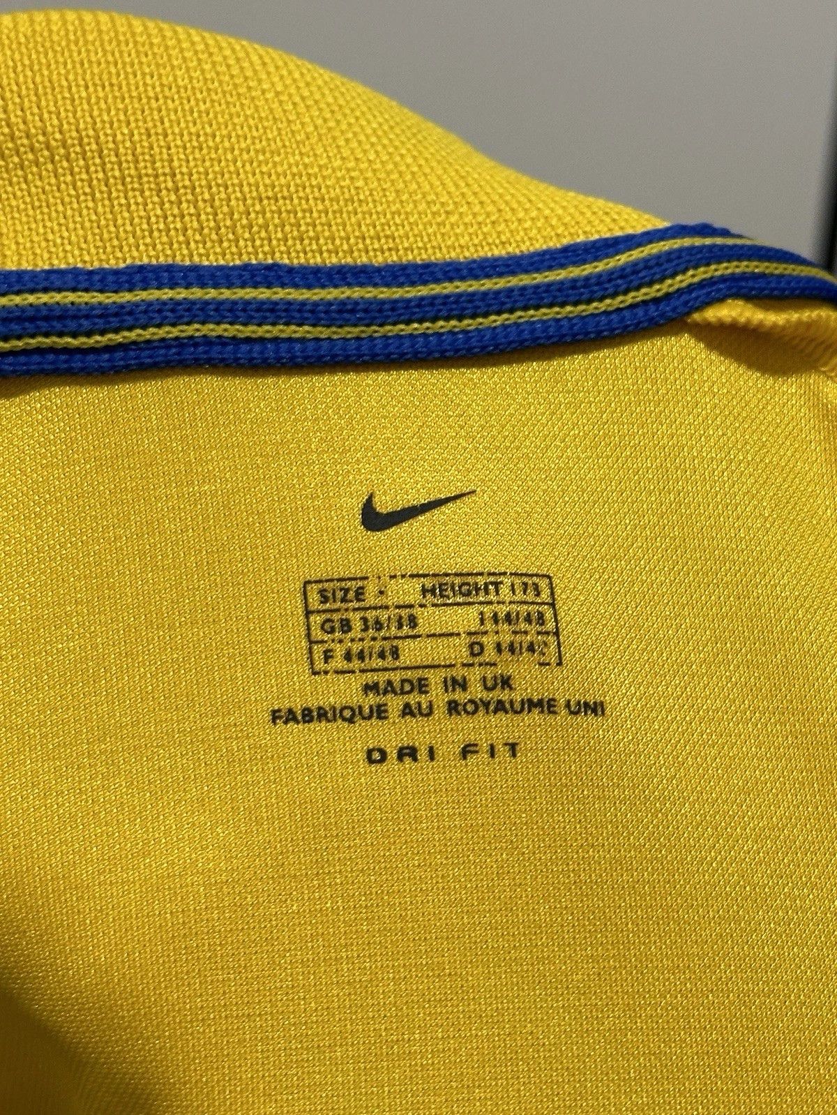 Nike Vintage Leeds United 2000/2002 Away Jersey Soccer Football Size US M / EU 48-50 / 2 - 9 Thumbnail