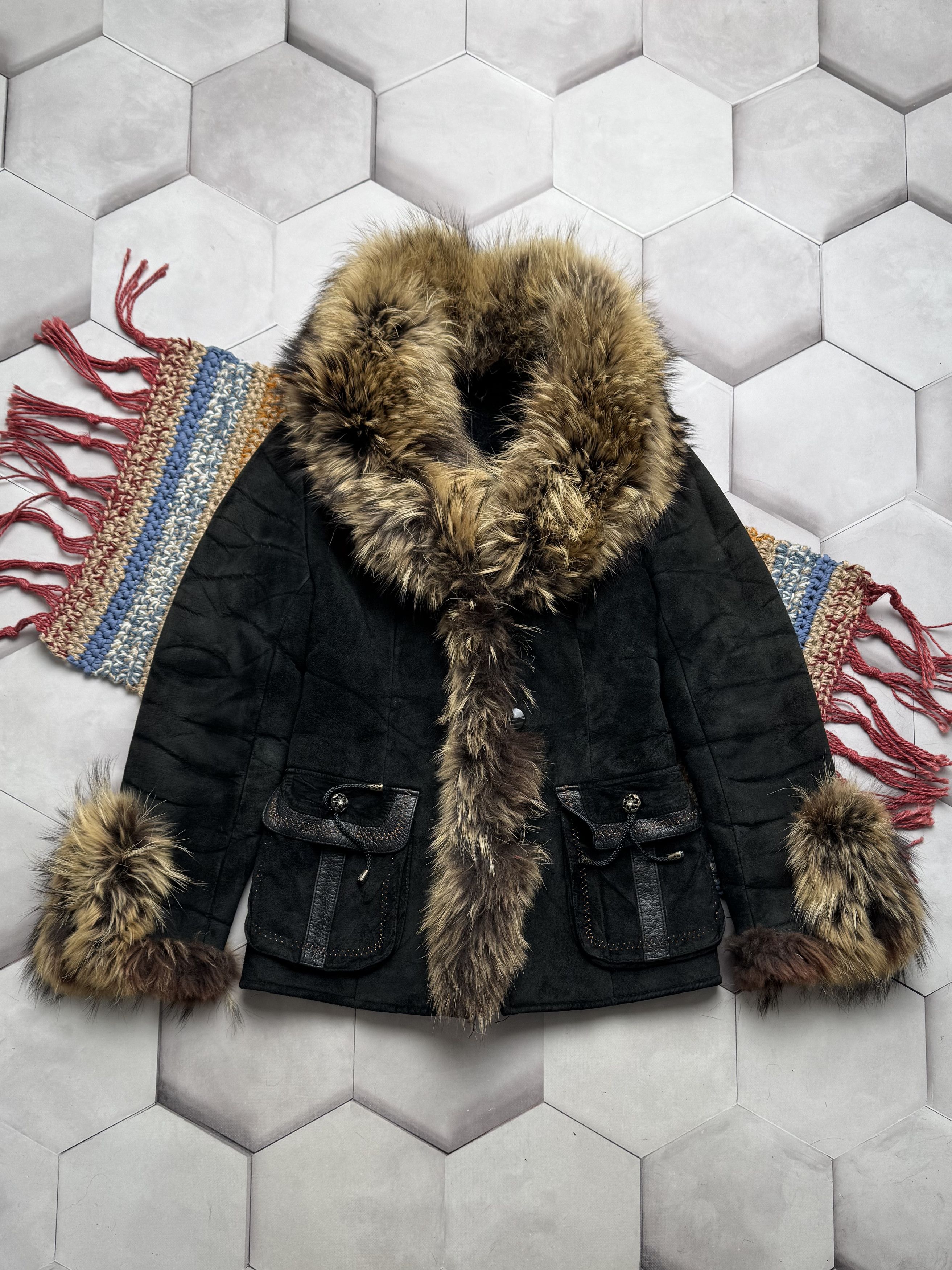 Vintage Vintage Real Sheepskin Coat With Real Fur Details (E4) Size M / US 6-8 / IT 42-44 - 1 Thumbnail