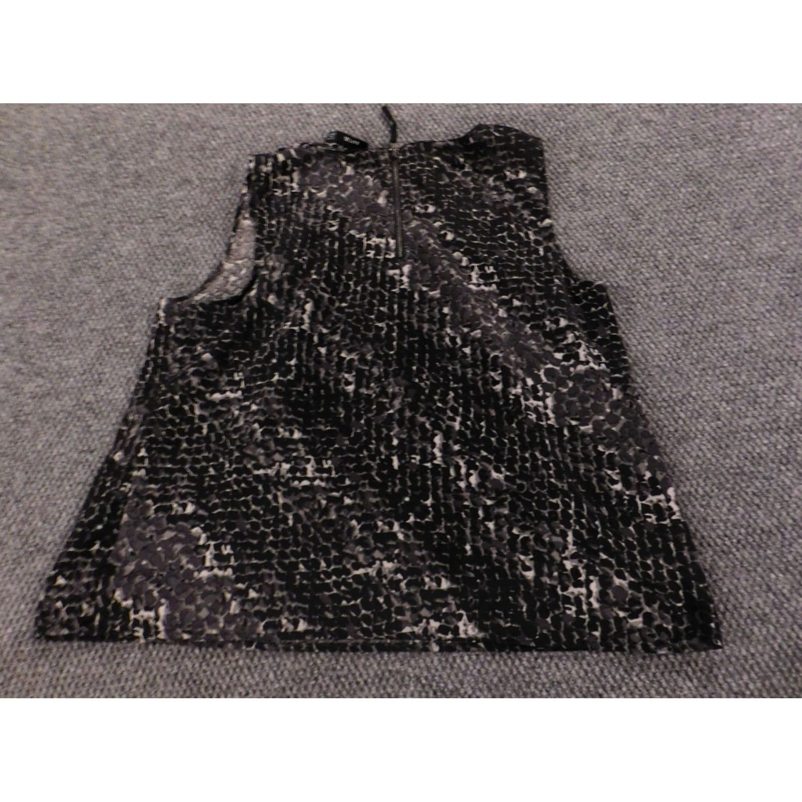Apt. 9 Apt. 9 Blouse Petites PXL Black Sleeveless V-Neck Pullover Casual Tunic Womens Modern Techwear-style? Size XL / US 12-14 / IT 48-50 - 7 Thumbnail