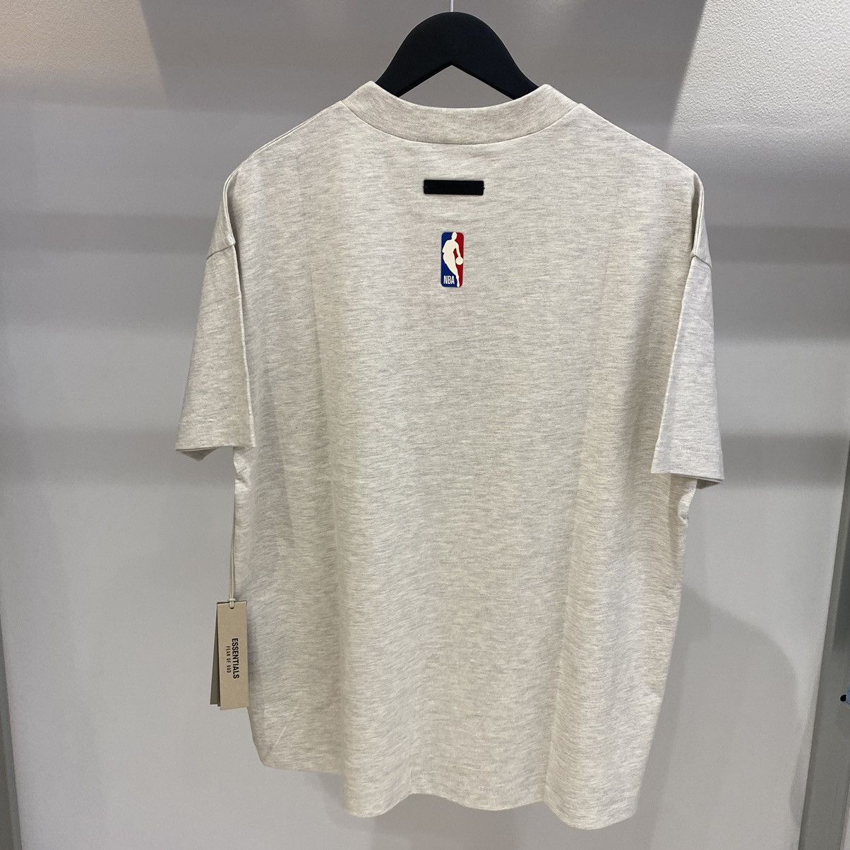 Essentials × NBA Fear of God Essentials x NBA Knicks Tee Light Heather Grey Size US S / EU 44-46 / 1 - 3 Thumbnail