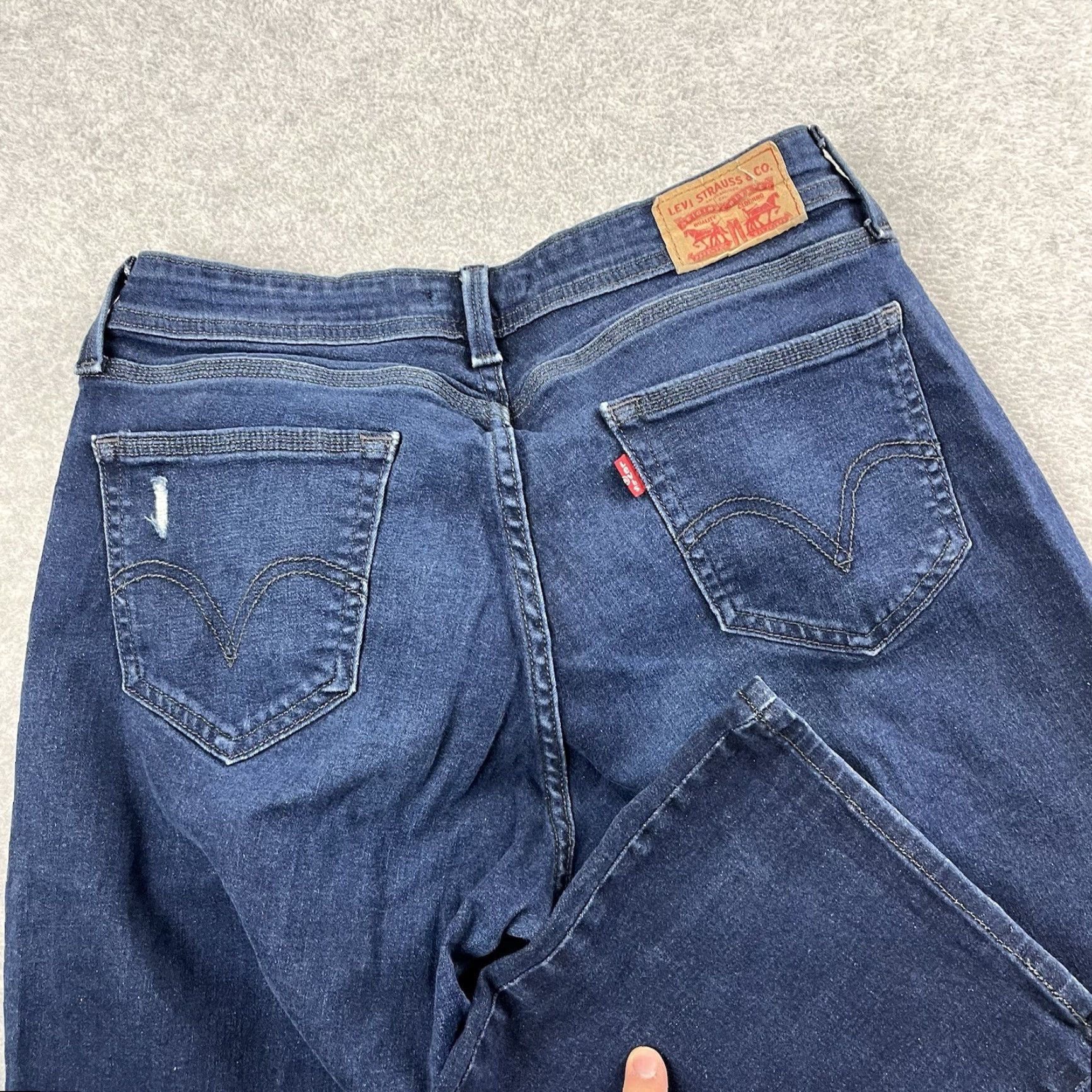 Levi's VINTAGE? No. Levi's 529 Curvy Boot Cut Jeans Dark Wash 31 x 31 Size 12M Women’s Denim 5-Pocket Size 34" / US 12 / IT 48 - 4 Thumbnail