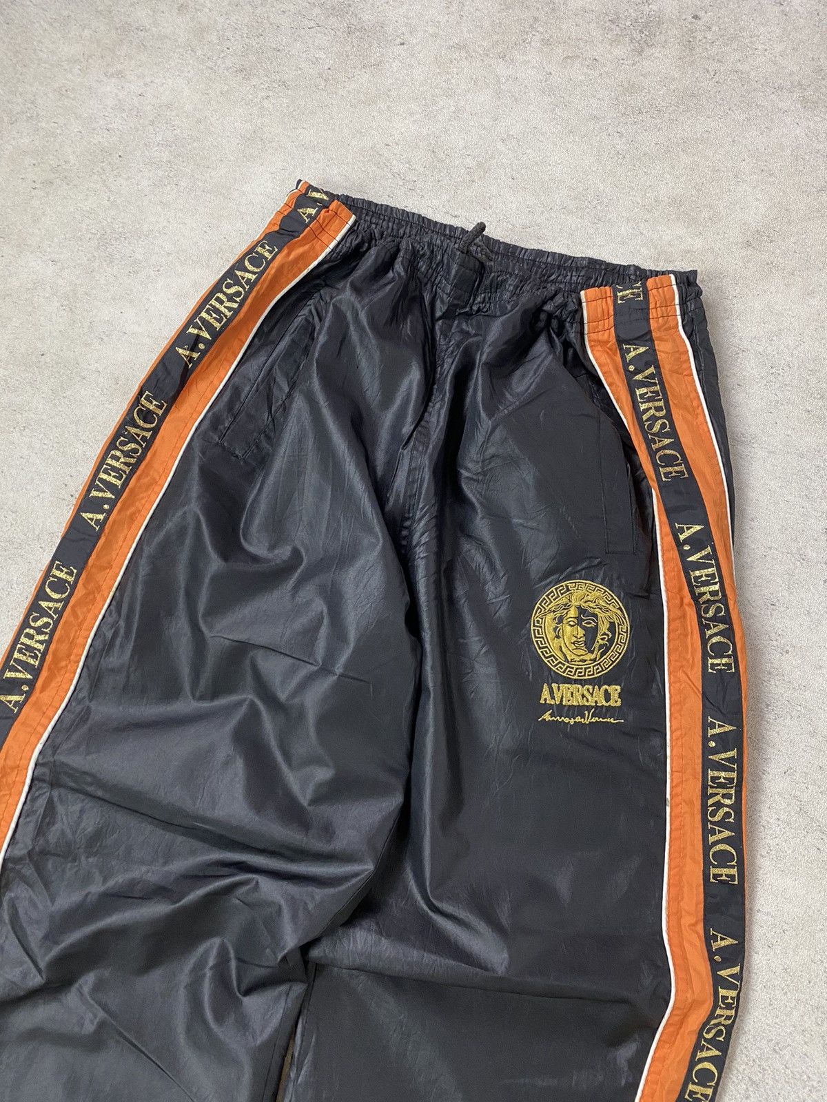 Designer × Vintage NEED GONE‼️ A Versace Vintage Trackpants Dripstyle Size US 36 / EU 52 - 2 Thumbnail
