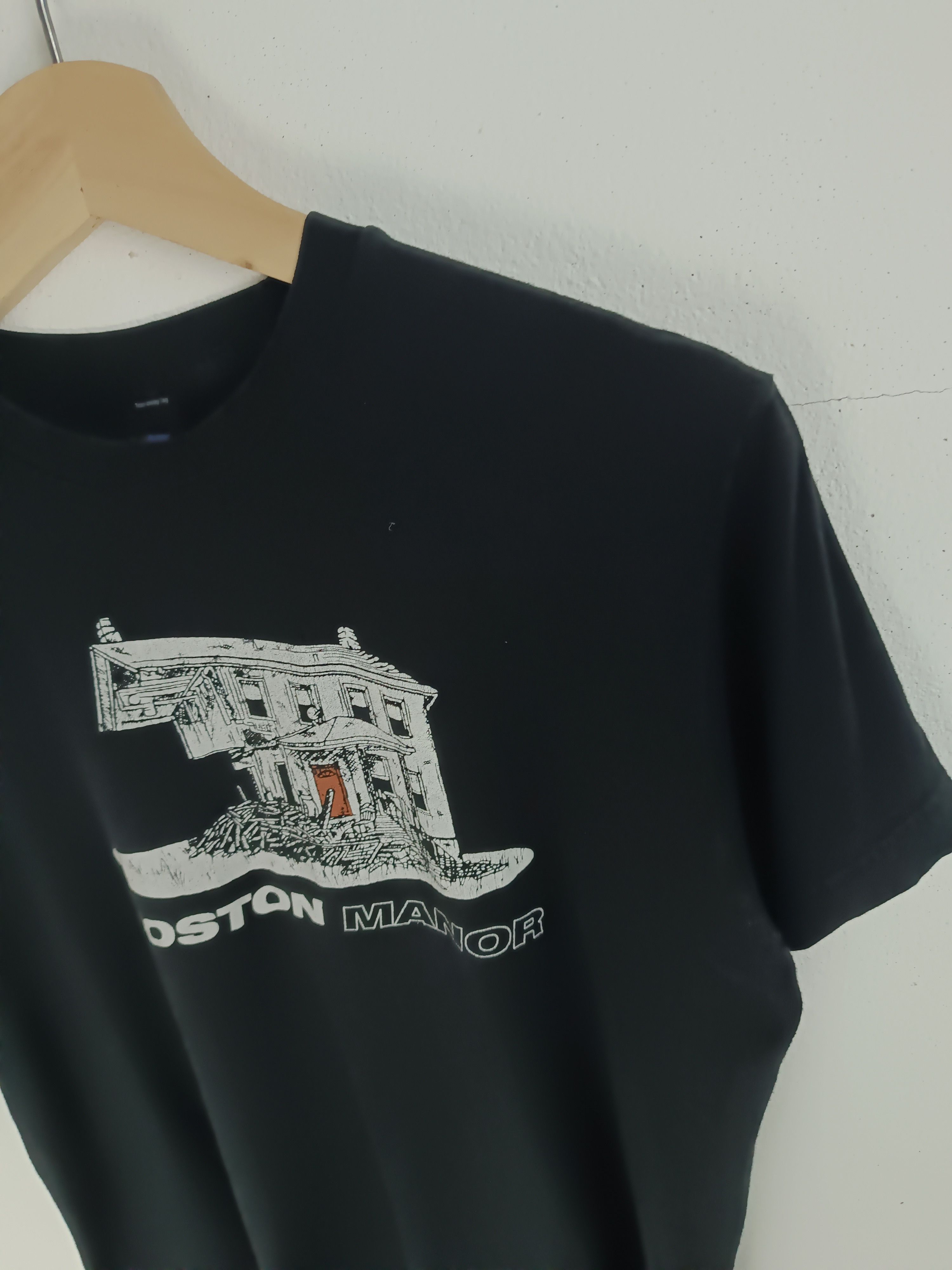 Band Tees VINTAGE Y2K FADED BOSTON MANOR (nothing seaway trophy eyes) Size US M / EU 48-50 / 2 - 10 Thumbnail