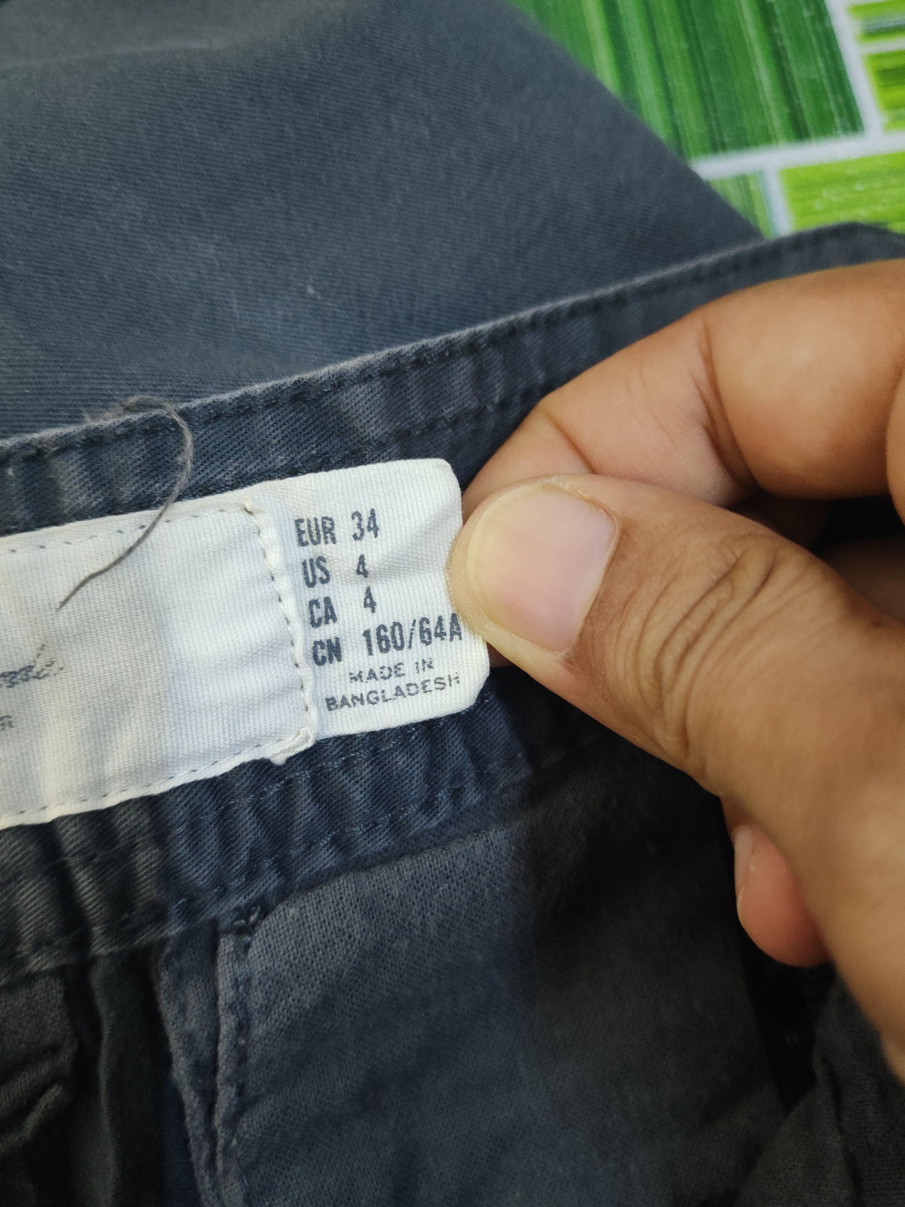 L.O.G.G. DL L.O.G.G H&M Dark Gray Multipocket Joggers #1575 Size 27" / US 4 / IT 40 - 13 Thumbnail