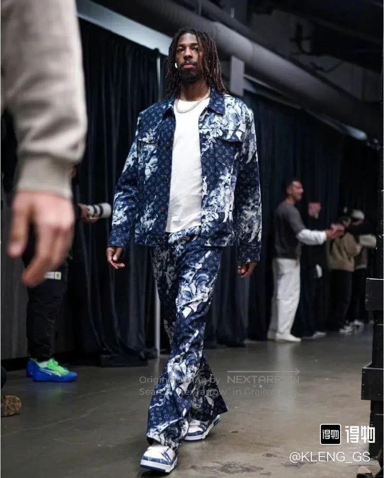Louis Vuitton Louis Vuitton Tie-dyed full-print denim jacket Size US S / EU 44-46 / 1 - 6 Thumbnail