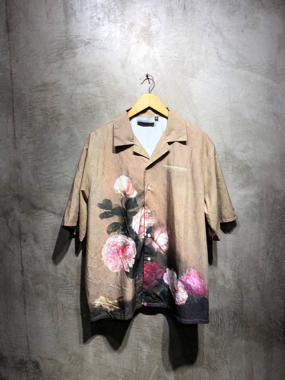Other Harsh and Cruel Flowers Button down short sleeves Size US XL / EU 56 / 4 - 1 Thumbnail
