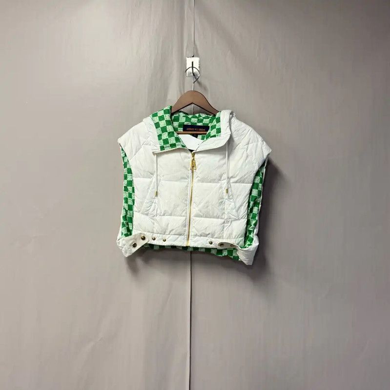 Louis Vuitton Louis Vuitton Cropped Puffer Jacket for Women 0089 Size S / US 4 / IT 40 - 1 Thumbnail