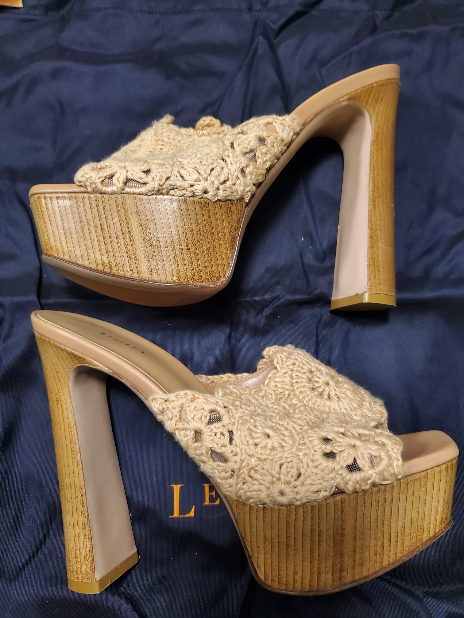 Le Silla Sandali Crochet Size US 7 / IT 37 - 1 Thumbnail