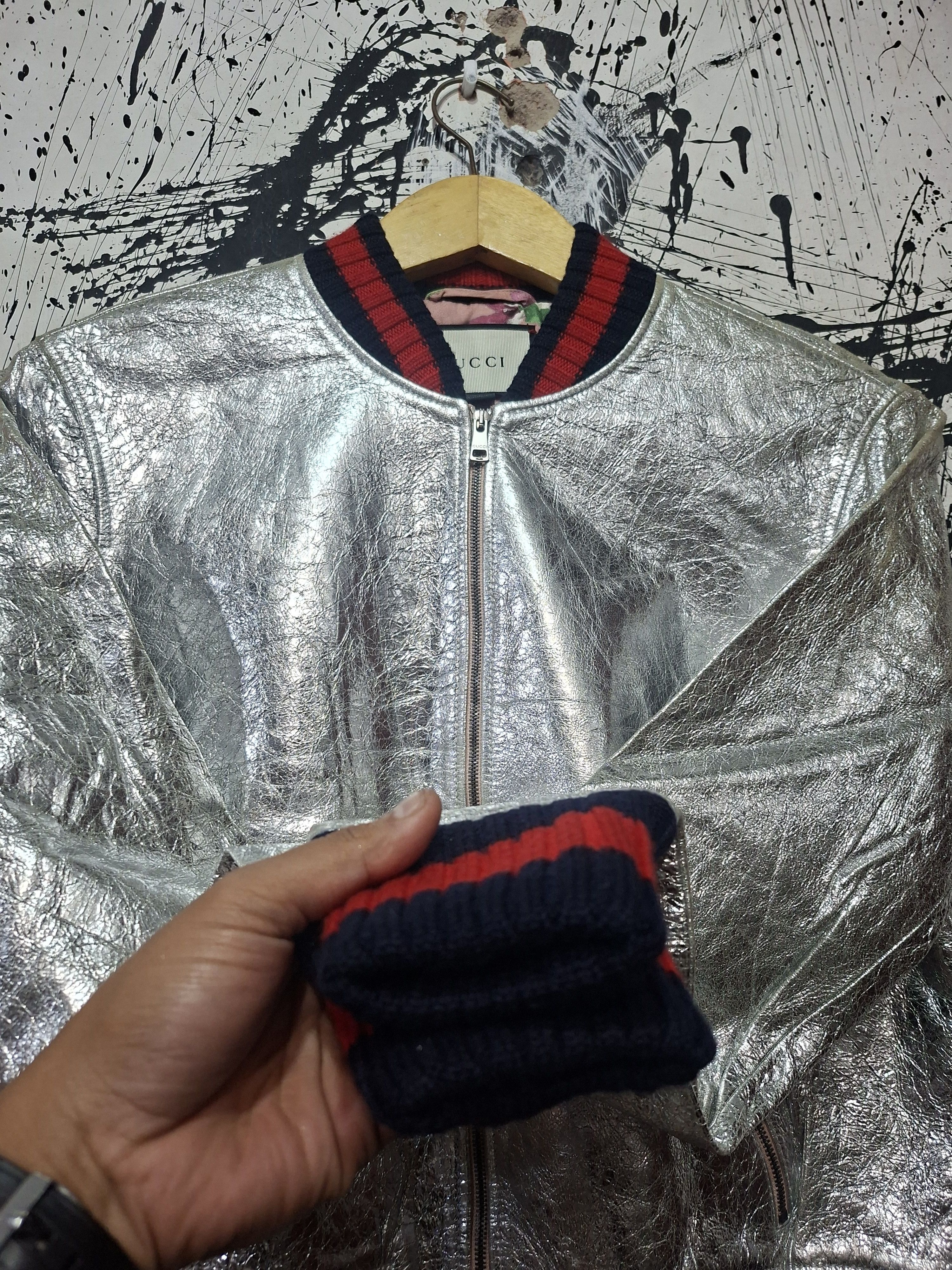 Gucci GUCCI RESORT 2016 CRACKLE LAMBSKIN LEATHER BOMBER Size M / US 6-8 / IT 42-44 - 7 Thumbnail