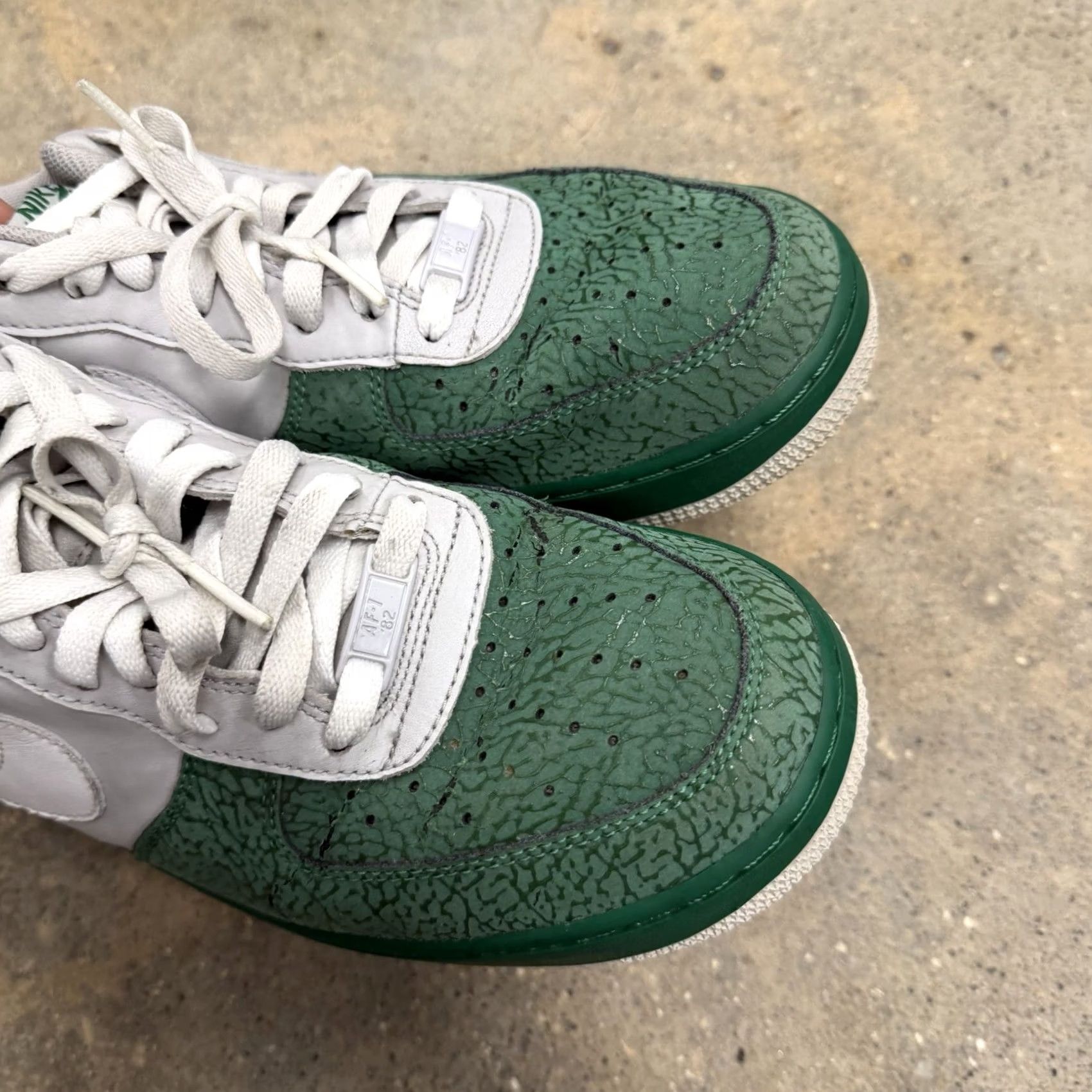 Nike VINTAGE Nike Air Force 1 Mens 9.5 Low Green White Gray 317295-013 Sneaker Mens Size US 9 / EU 42 - 5 Thumbnail