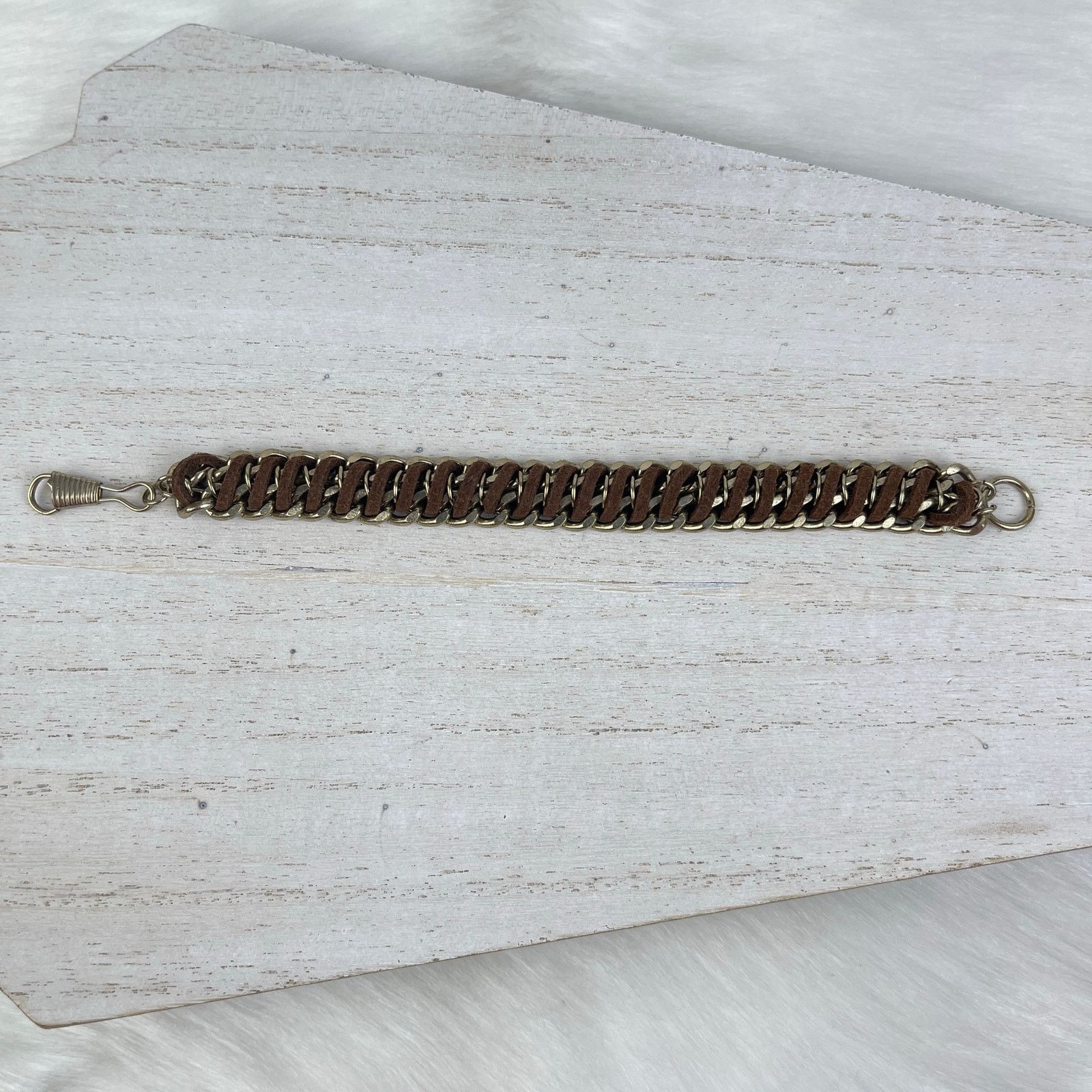 Other Gold Chunky Chain Bracelet Brown Braided Faux Leather NWOT Size ONE SIZE - 11 Thumbnail