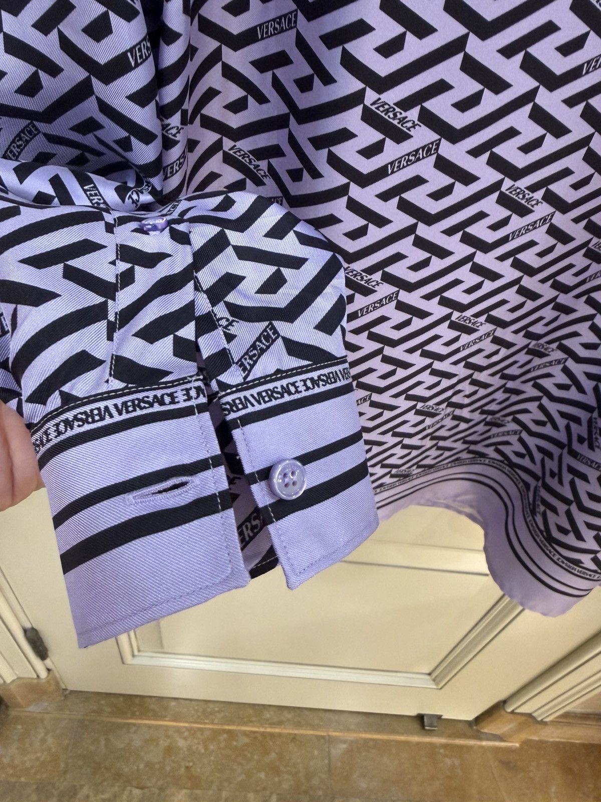 Versace Silk Signature Long Sleeve Shirt size44 Size US S / EU 44-46 / 1 - 12 Thumbnail