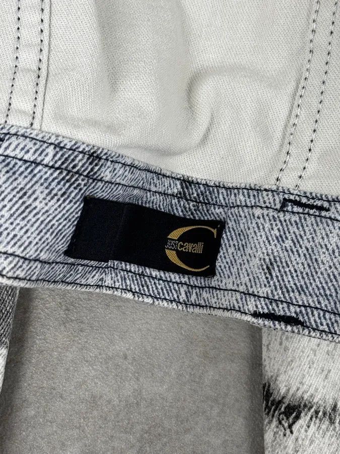 Roberto Cavalli SS2002 Cavalli Blue & White Zebra Savage Denim Jacket Size S / US 4 / IT 40 - 11 Thumbnail