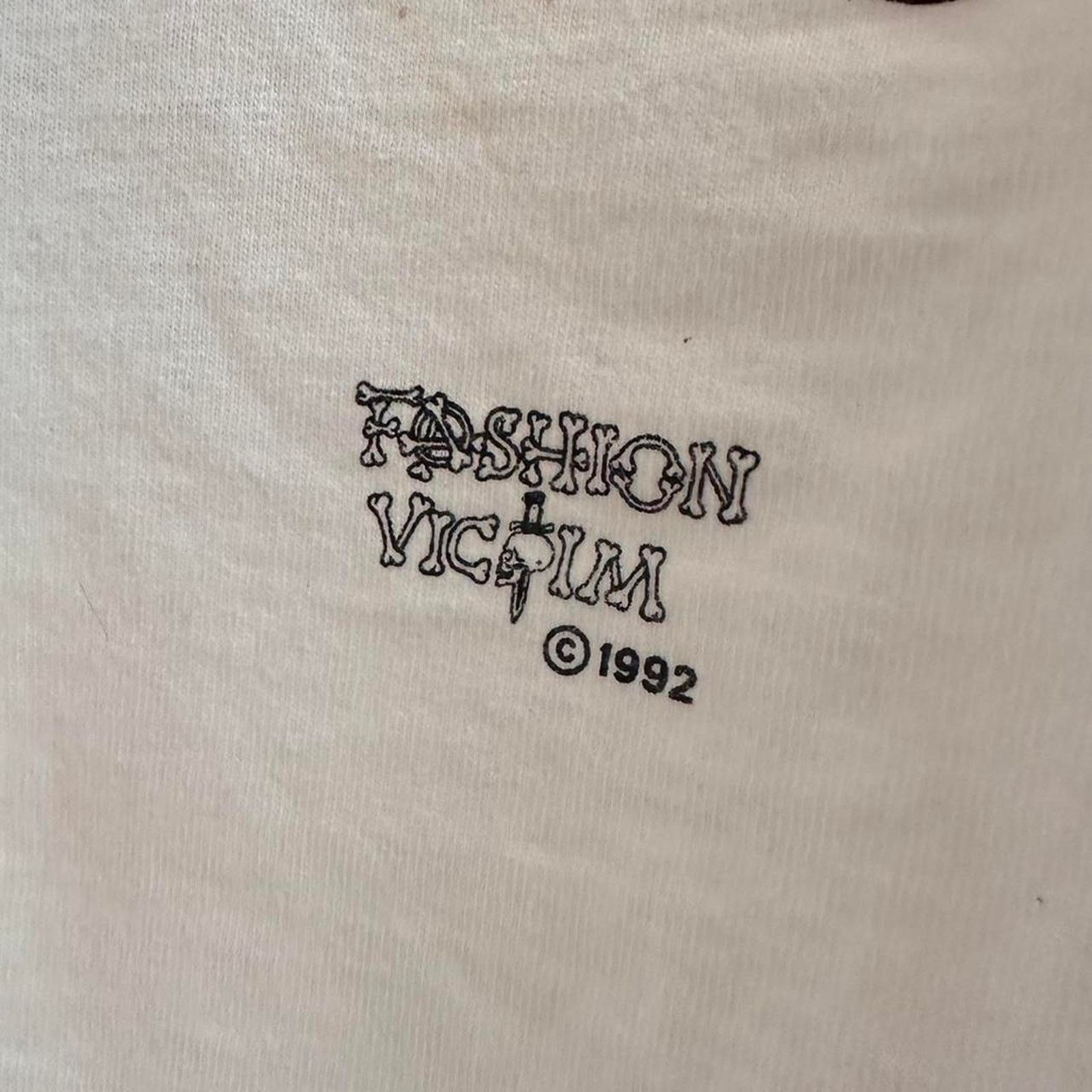 Fashion Victim × Fruit Of The Loom × Vintage Vintage 1992 Fashion Victim Devil Sex Shirt Size US XL / EU 56 / 4 - 4 Thumbnail