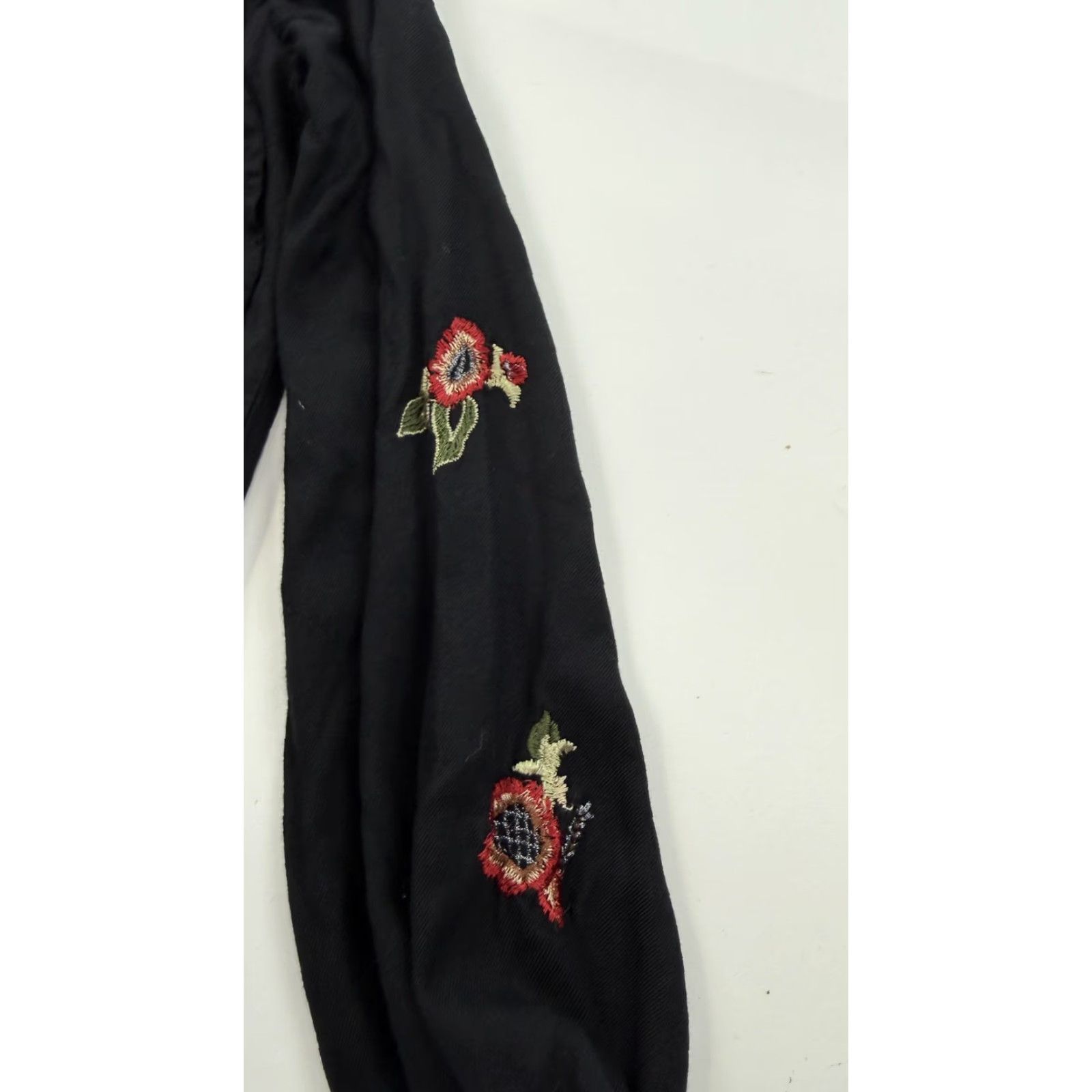 Zara VINTAGE Zara Basic Blouse Womens L Black Embroidered Floral Boho Ruffle Long Sleeve Size L / US 10 / IT 46 - 2 Thumbnail