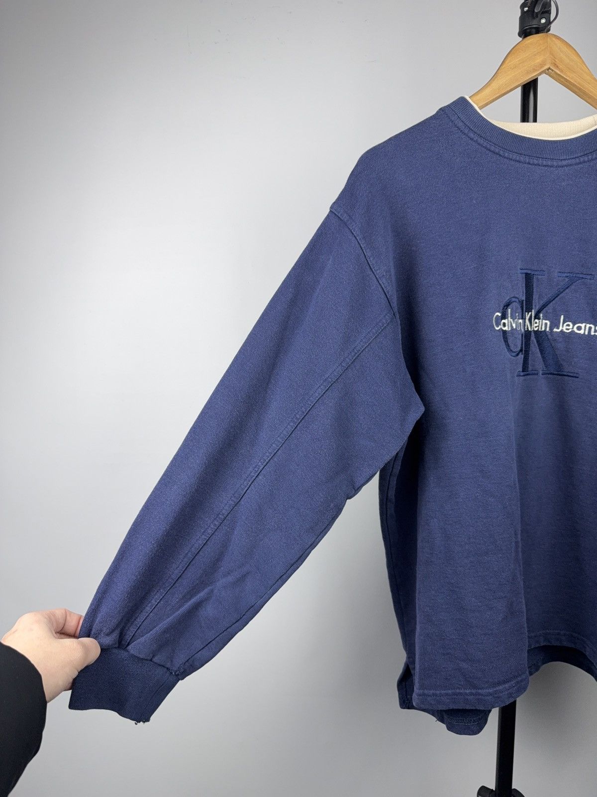 Calvin Klein Vintage 90s Calvin Klein Jeans Embroidered Logo Sweatshirt Size US L / EU 52-54 / 3 - 6 Thumbnail