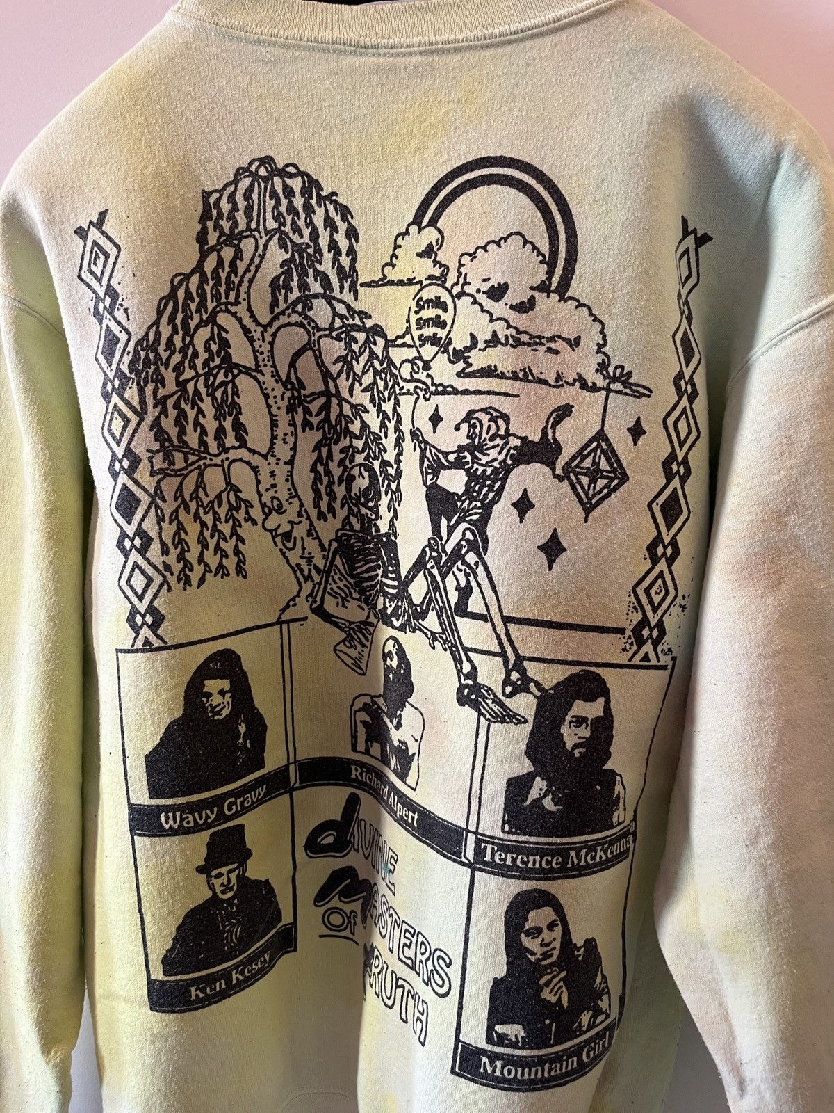 Online Ceramics LIFE IS REALLY GOOD Online Ceramics Crewneck Size US M / EU 48-50 / 2 - 5 Thumbnail
