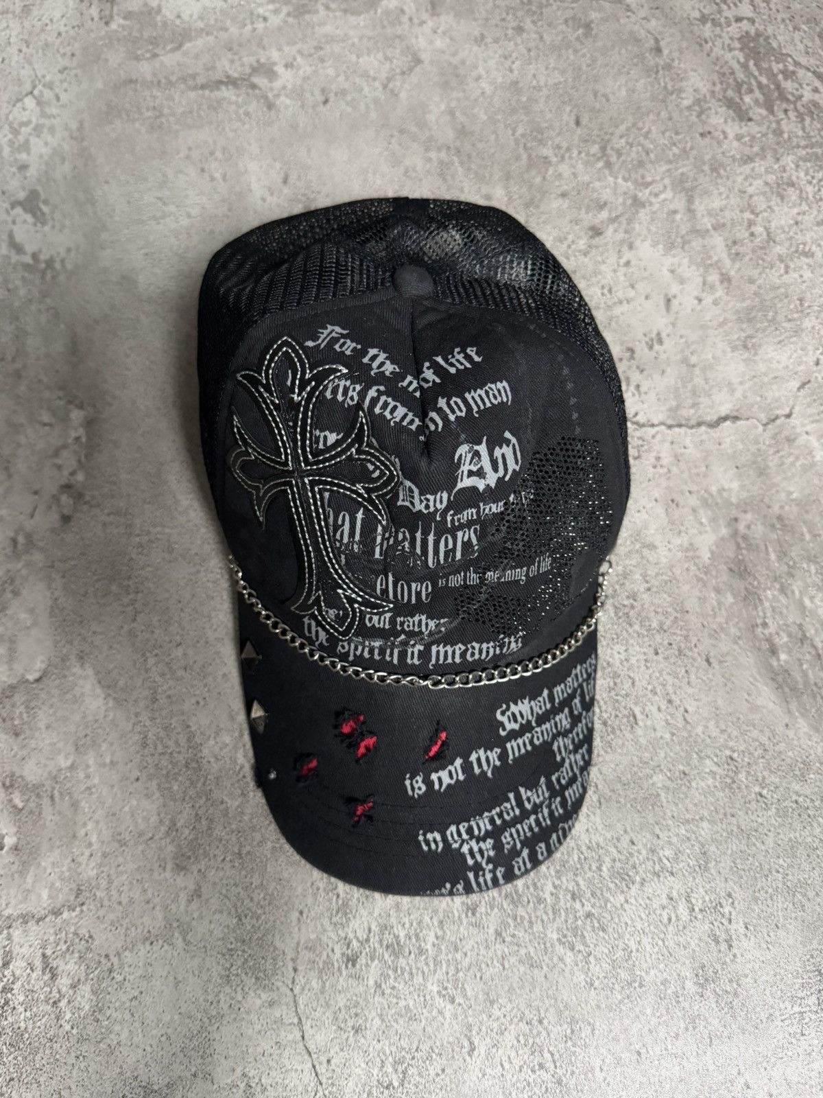 Japanese Brand DISTRESSED TRUCKER HAT CROSS & SKULL LOGO Size ONE SIZE - 1 Thumbnail
