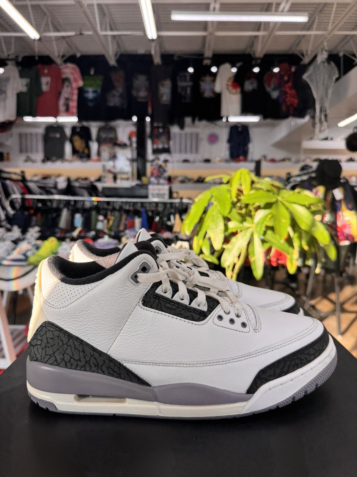 Jordan Brand Air Jordan 3 Cement Grey Size 11 (2024) Size US 11 / EU 44 - 6 Thumbnail